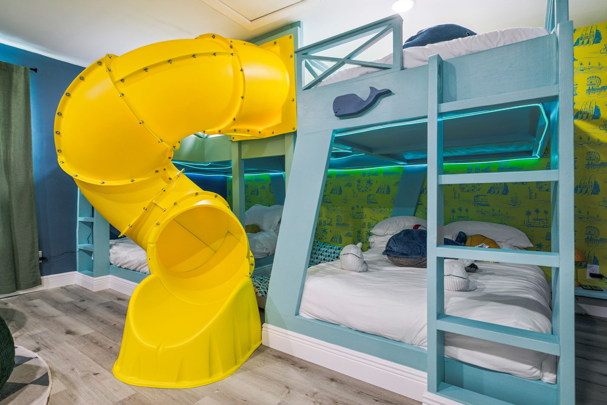 Kids room bunk beds