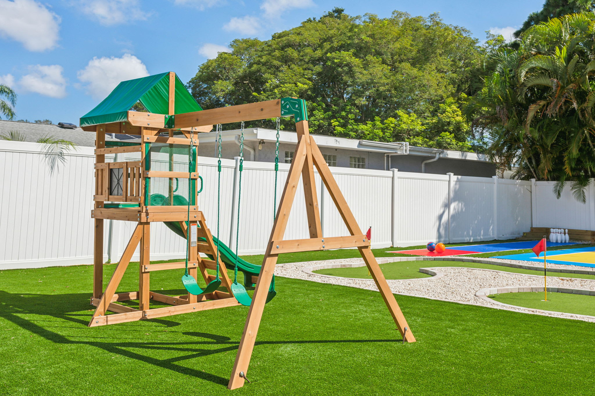 Tropical boho retreat w/private salt pool & games