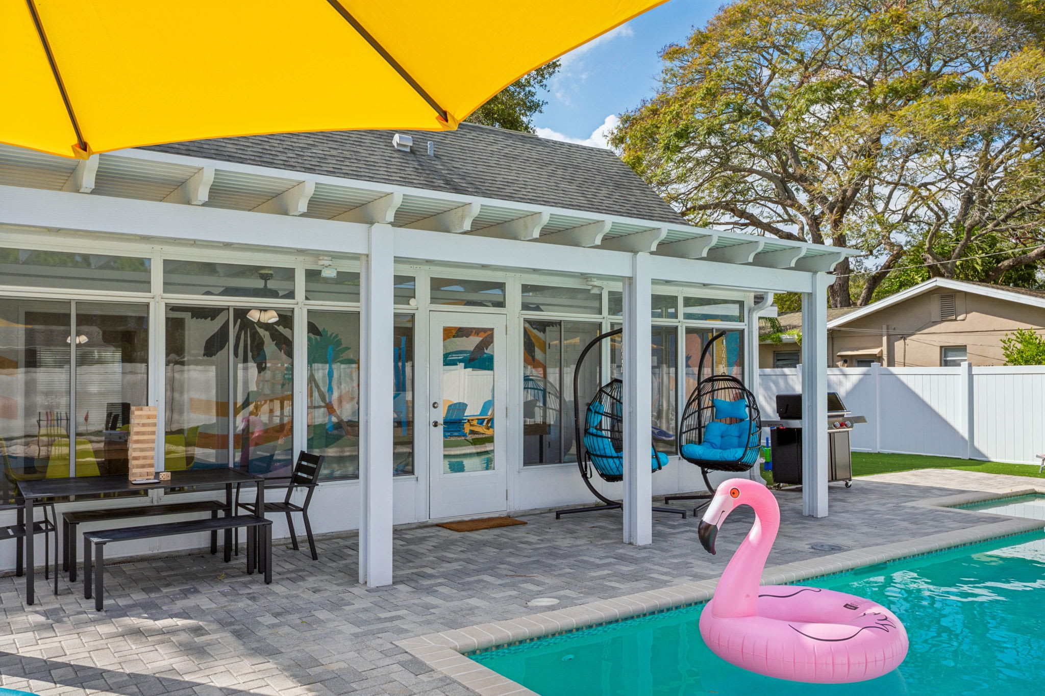 Tropical boho retreat w/private salt pool & games