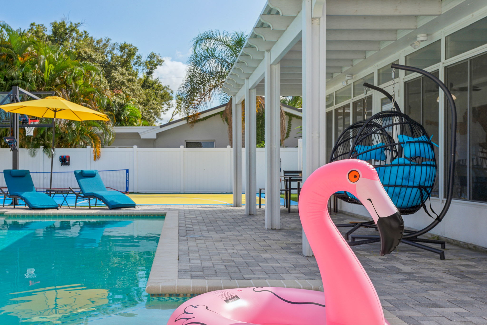 Tropical boho retreat w/private salt pool & games