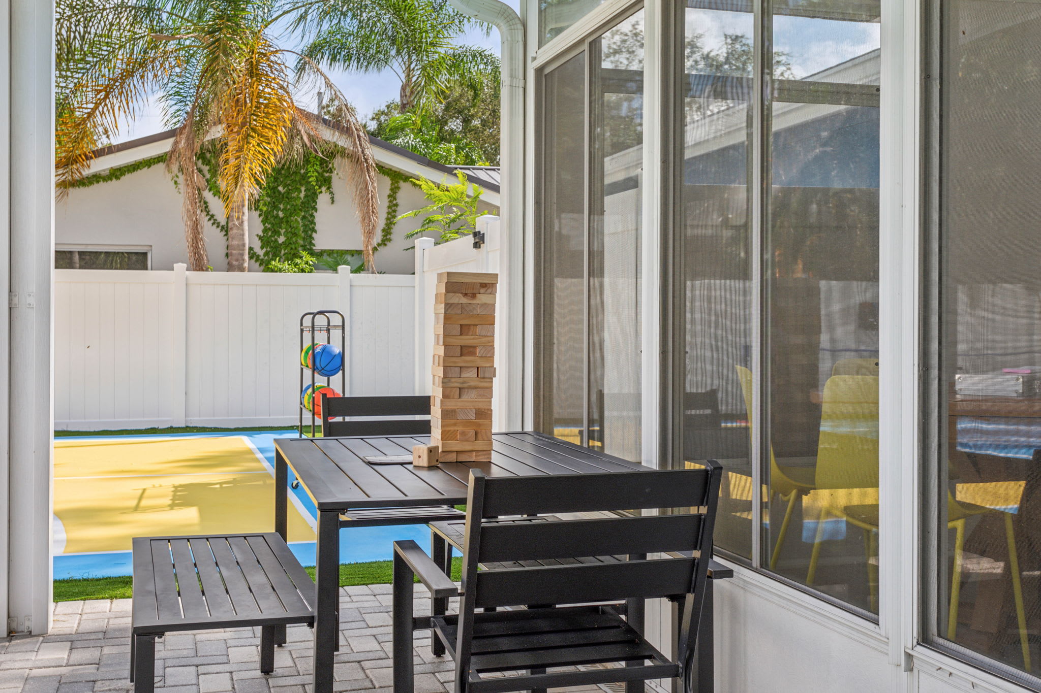 Tropical boho retreat w/private salt pool & games