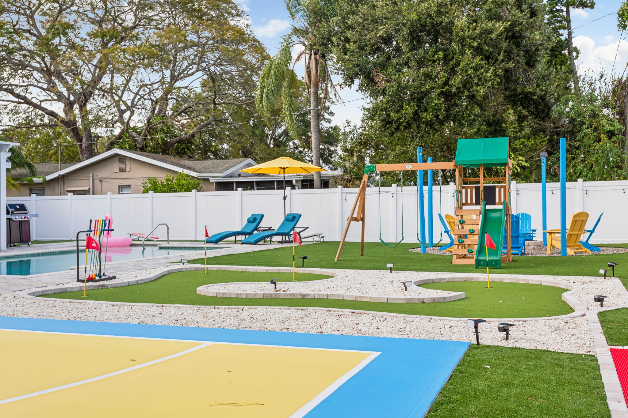 Tropical boho retreat w/private salt pool & games