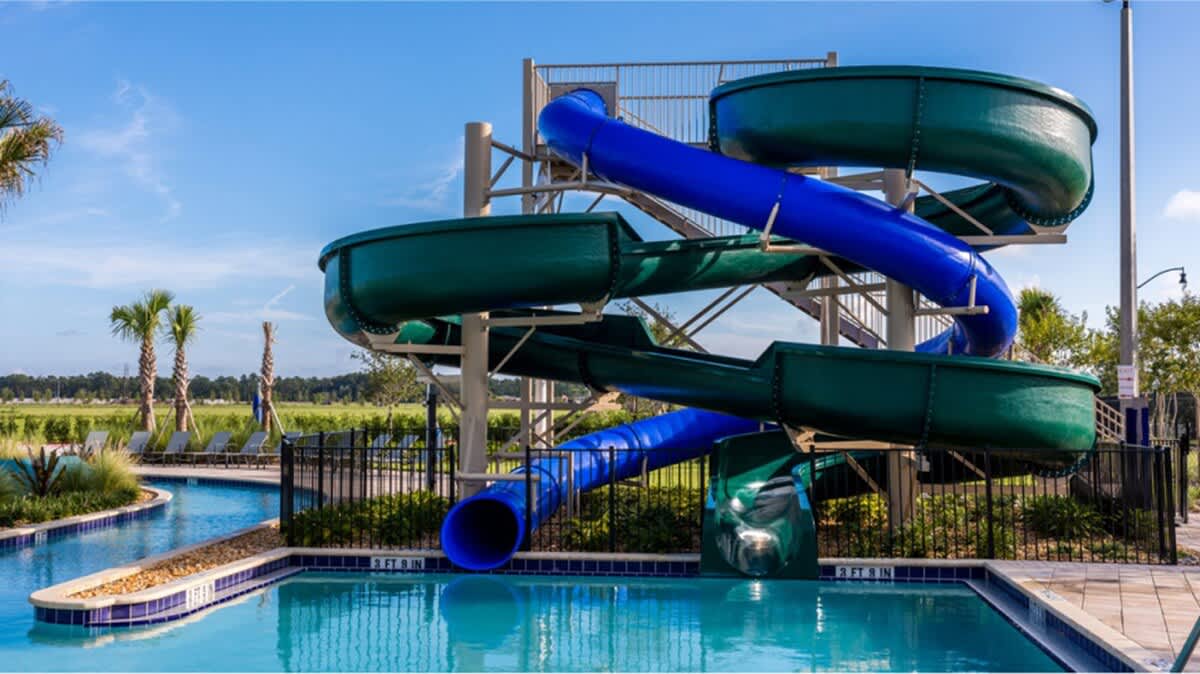 9 MI to Disney w Pool + Arcade + FREE Waterpark