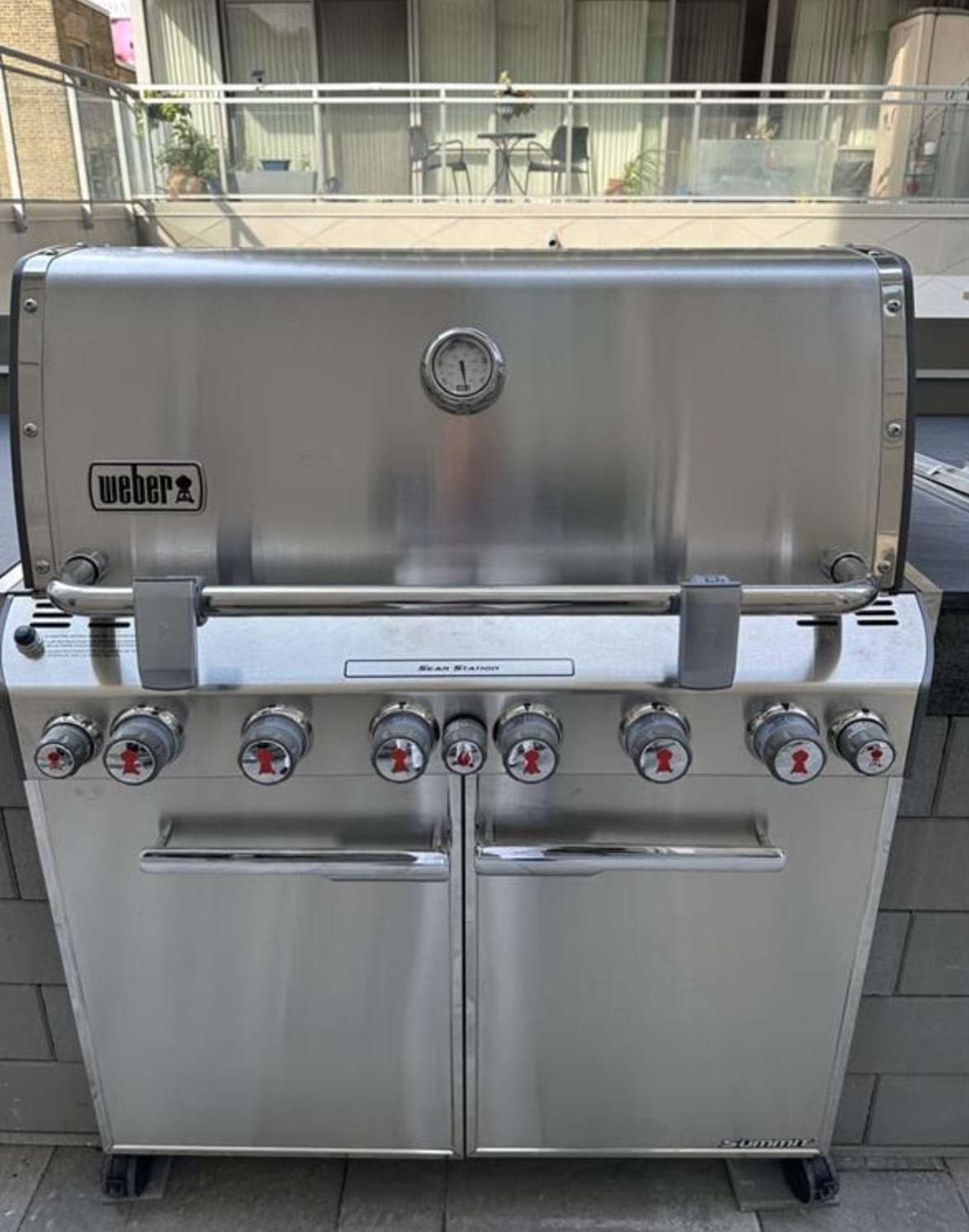 BBQ located on the 5th floor terrace, just swing by the concierge desk to pick up the grilling tools.