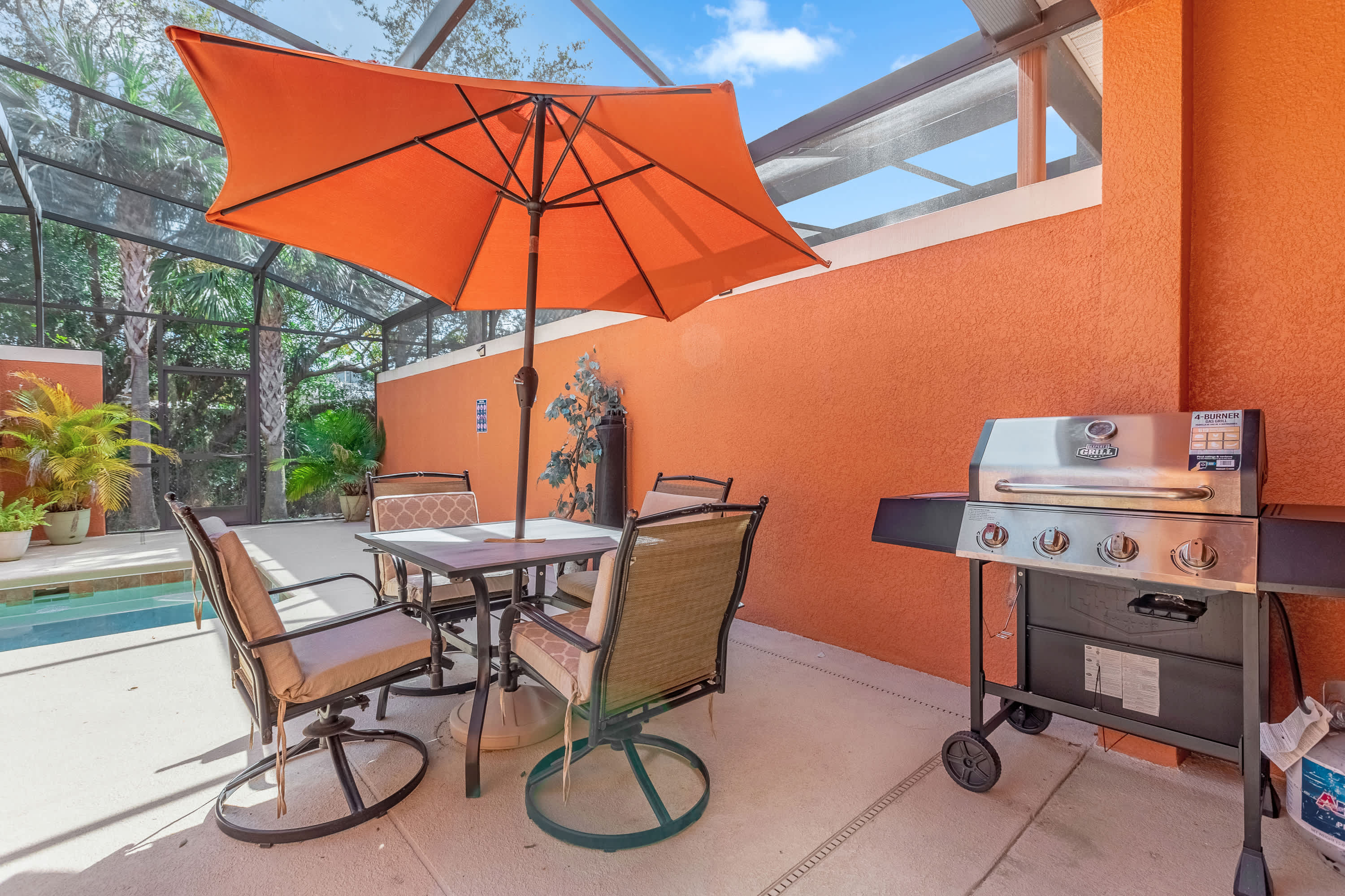 Upstay Pet friendly Family Home w Pool Sundeck 5