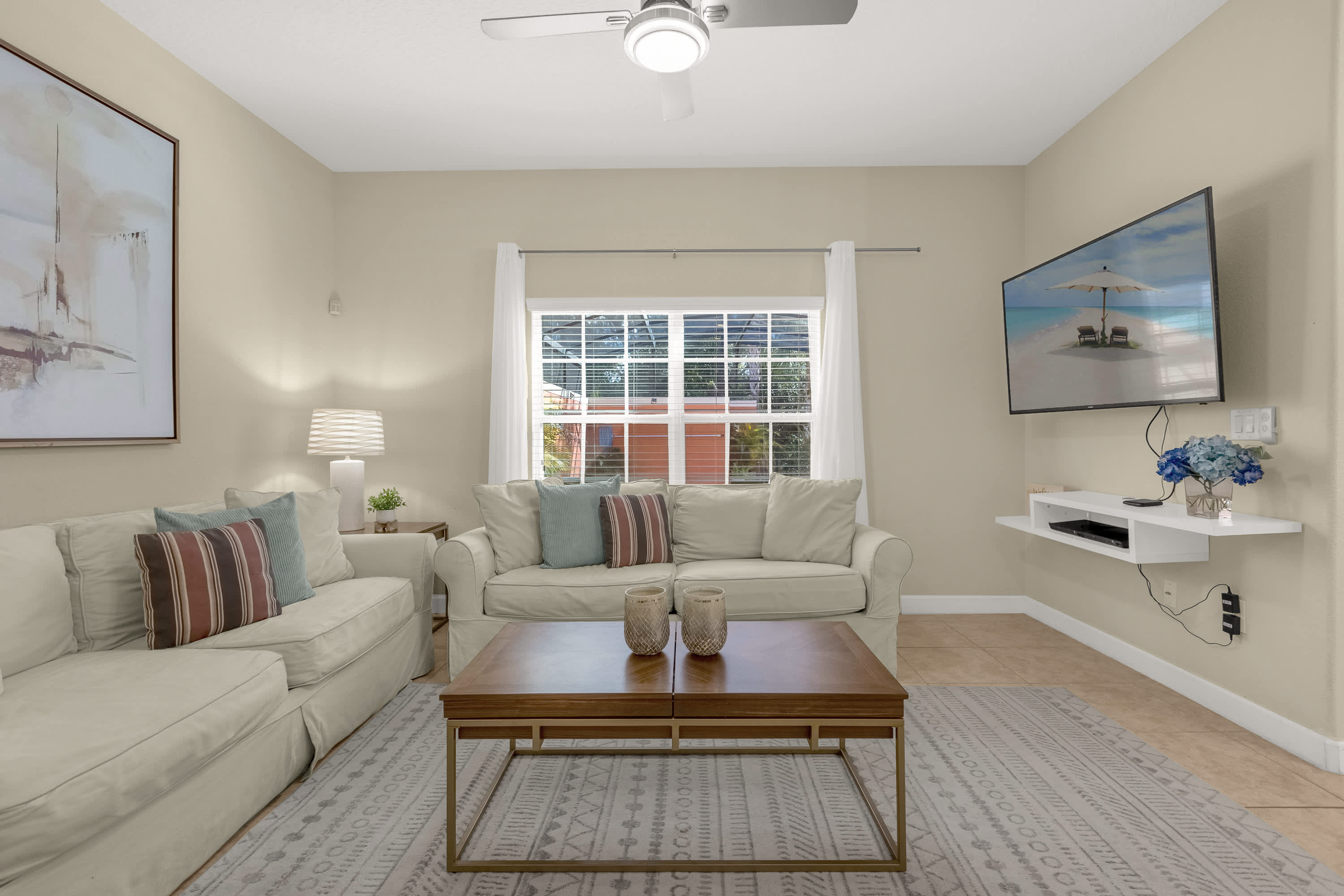 Upstay Pet friendly Family Home w Pool Sundeck 4