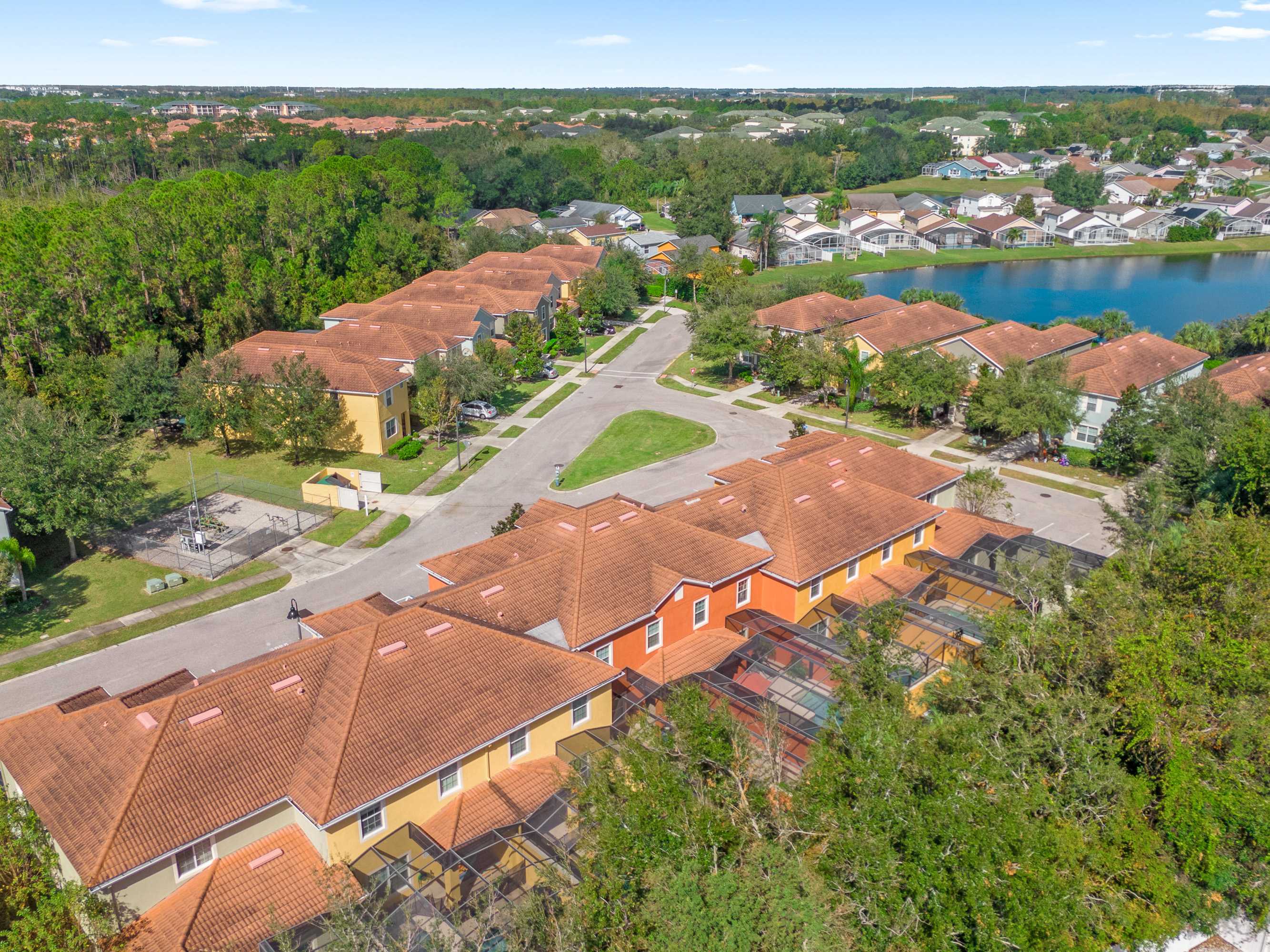 Upstay Pet friendly Family Home w Pool Sundeck | Photo 29