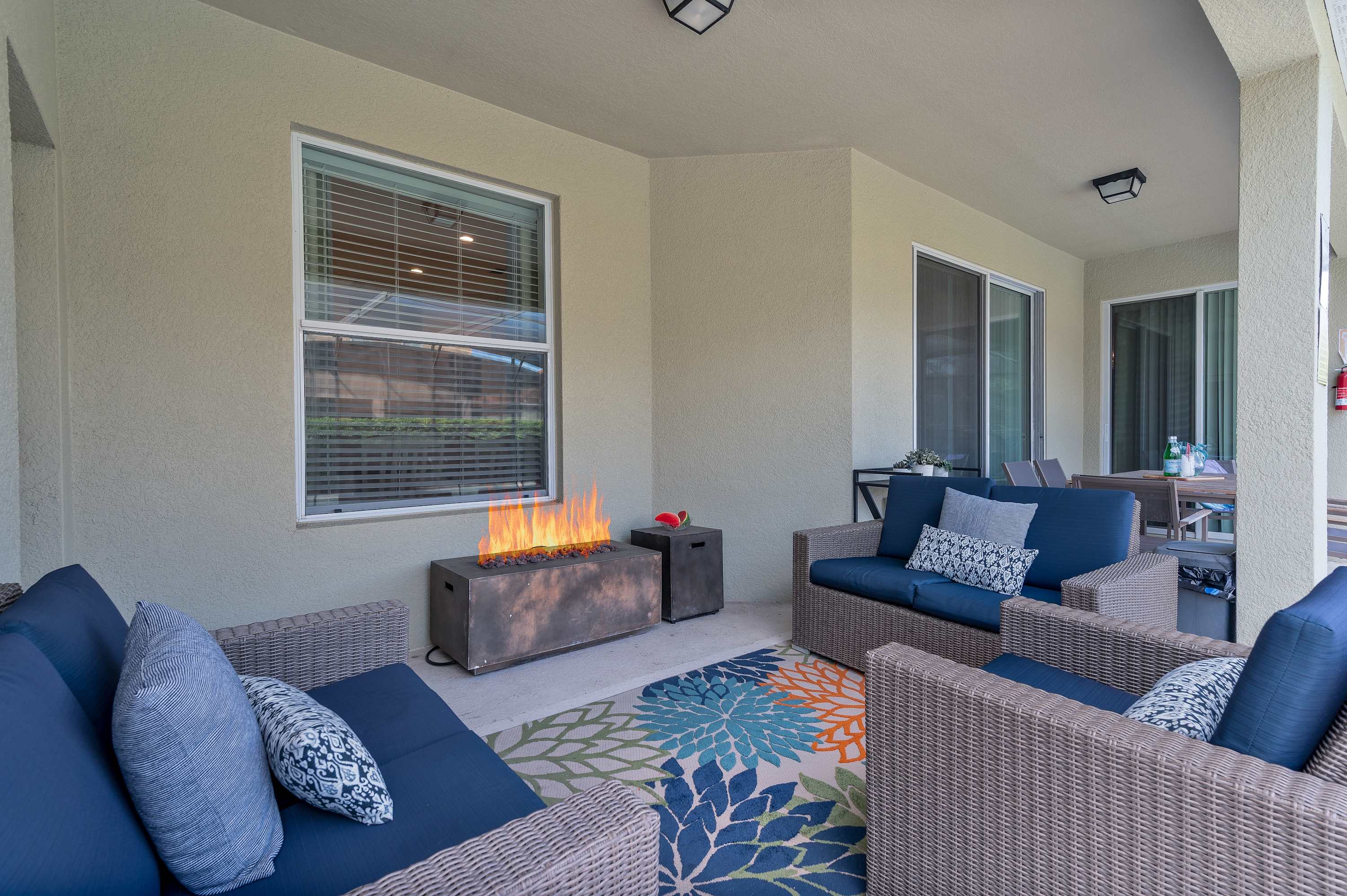 Heated Pool, Lazy River, Game Room 12 MI to Disney