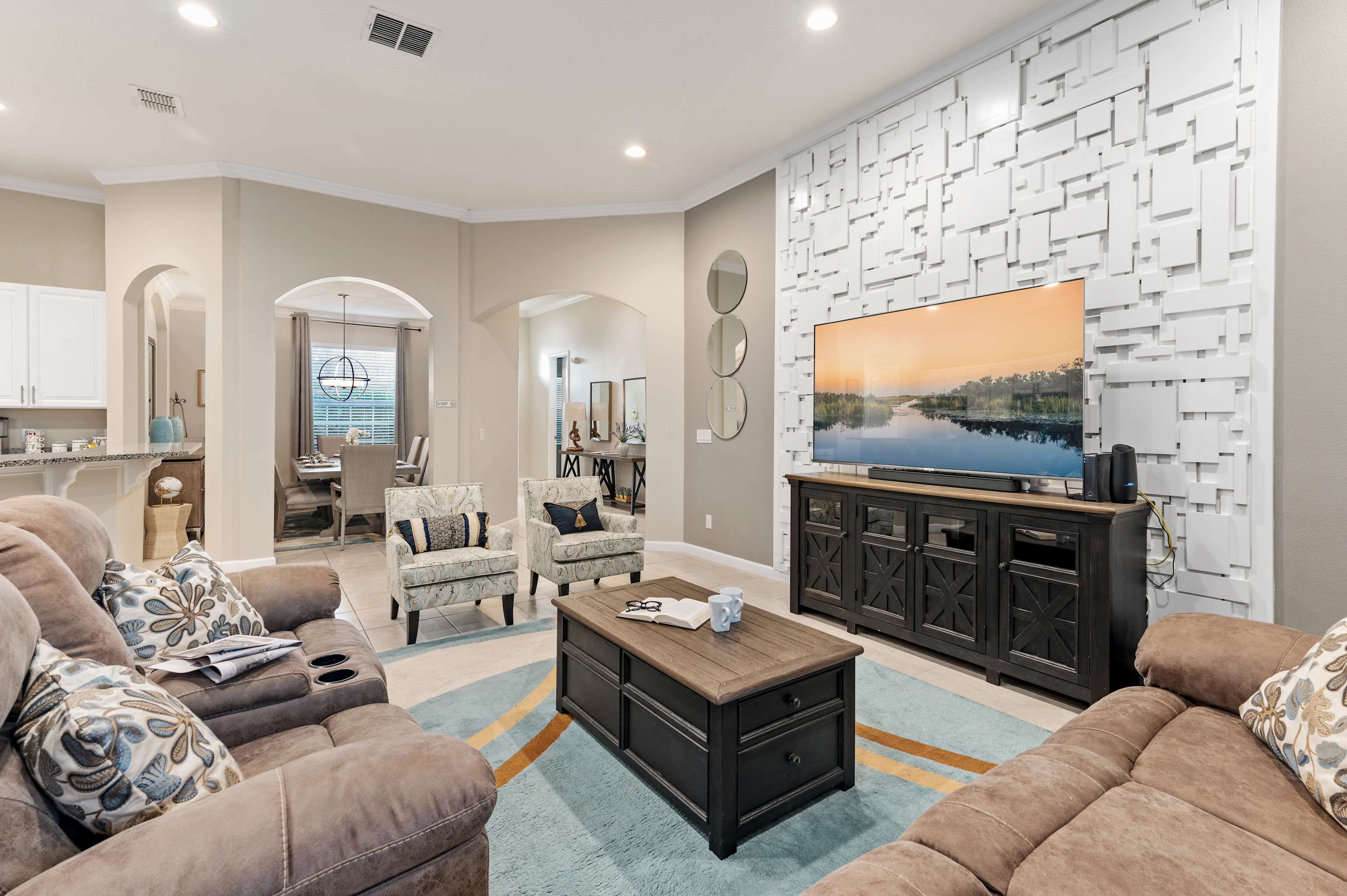 Heated Pool, Lazy River, Game Room 12 MI to Disney