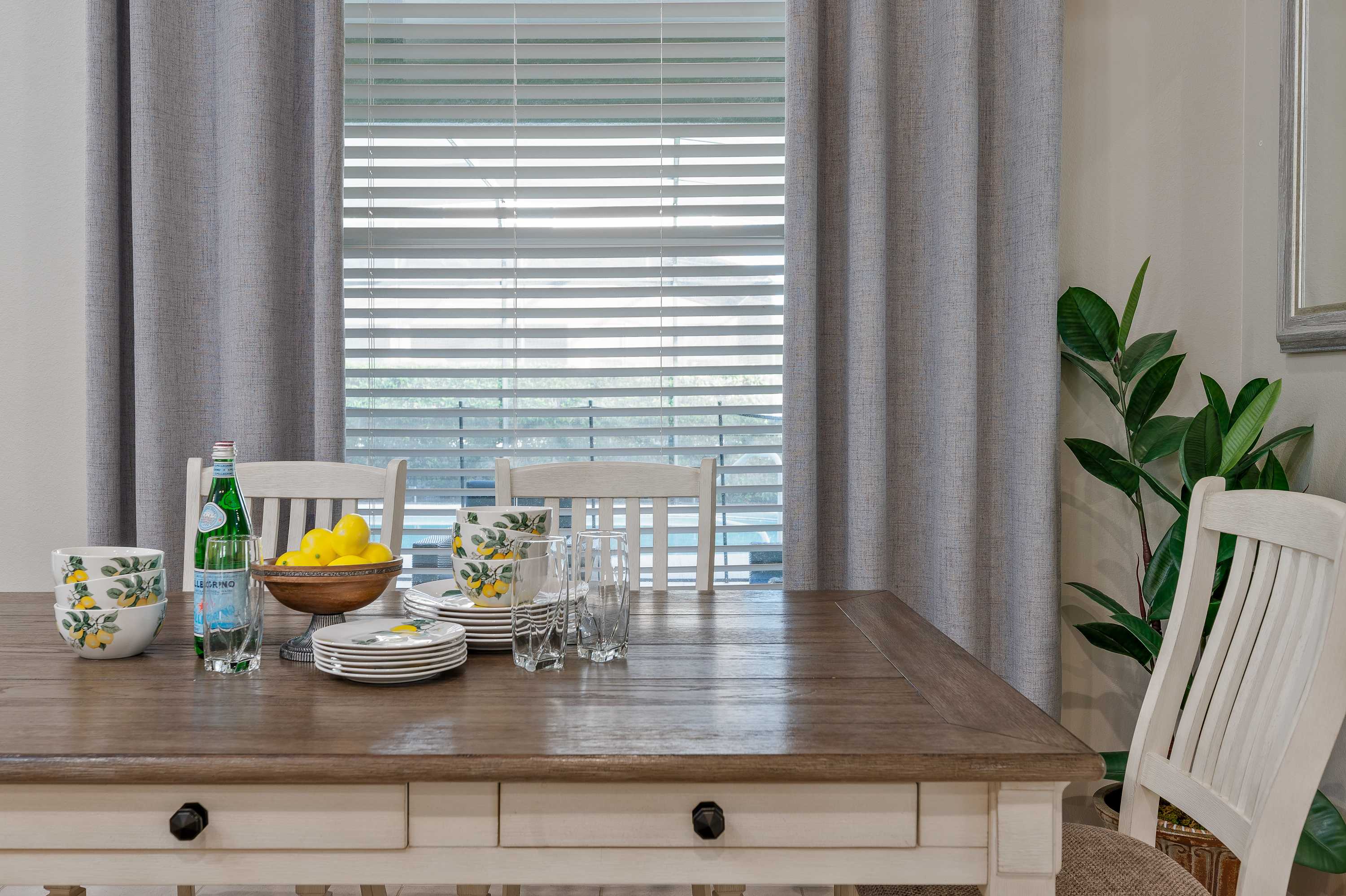 Heated Pool, Lazy River, Game Room 12 MI to Disney