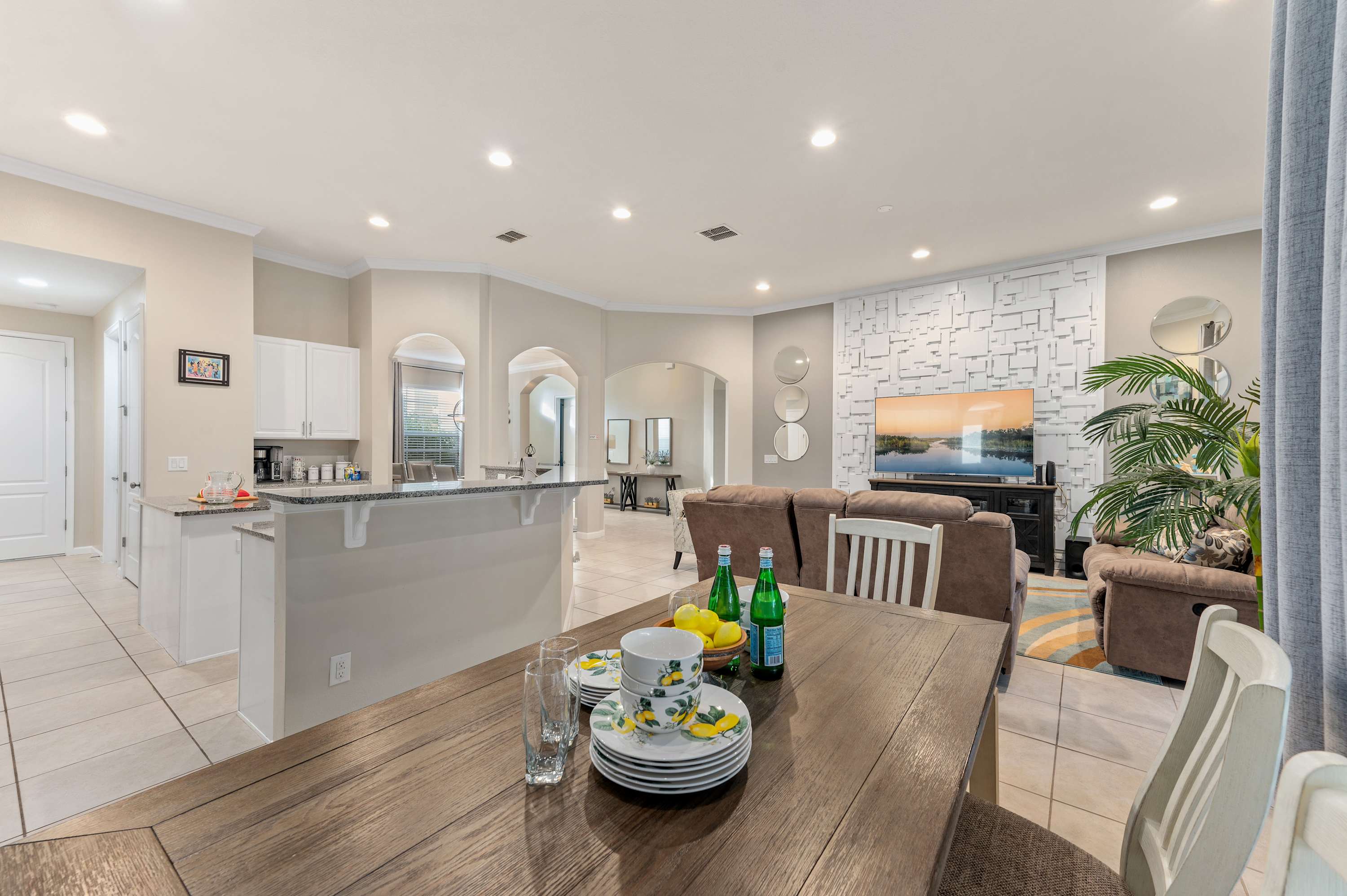 Heated Pool, Lazy River, Game Room 12 MI to Disney