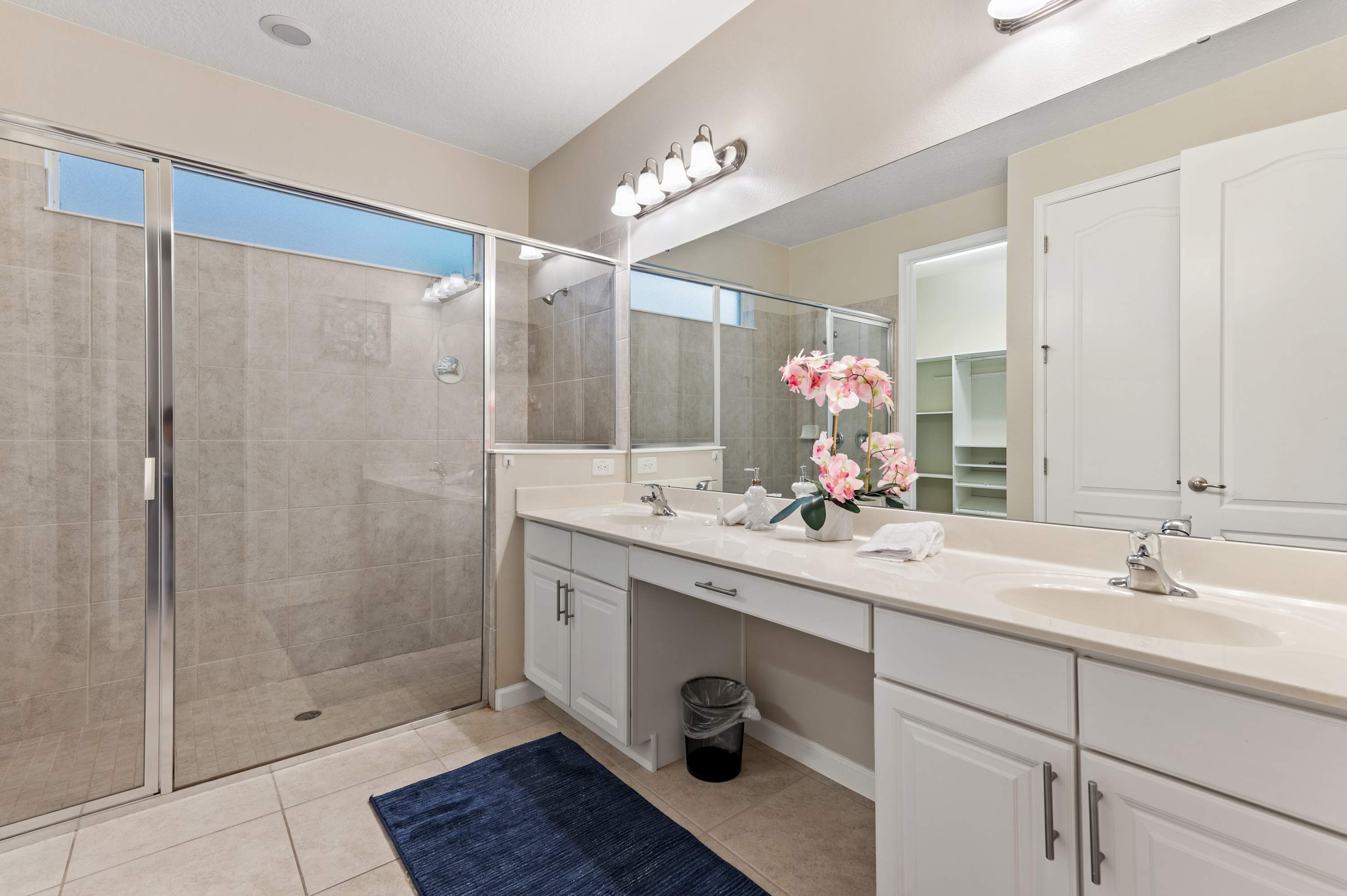 Heated Pool, Lazy River, Game Room 12 MI to Disney