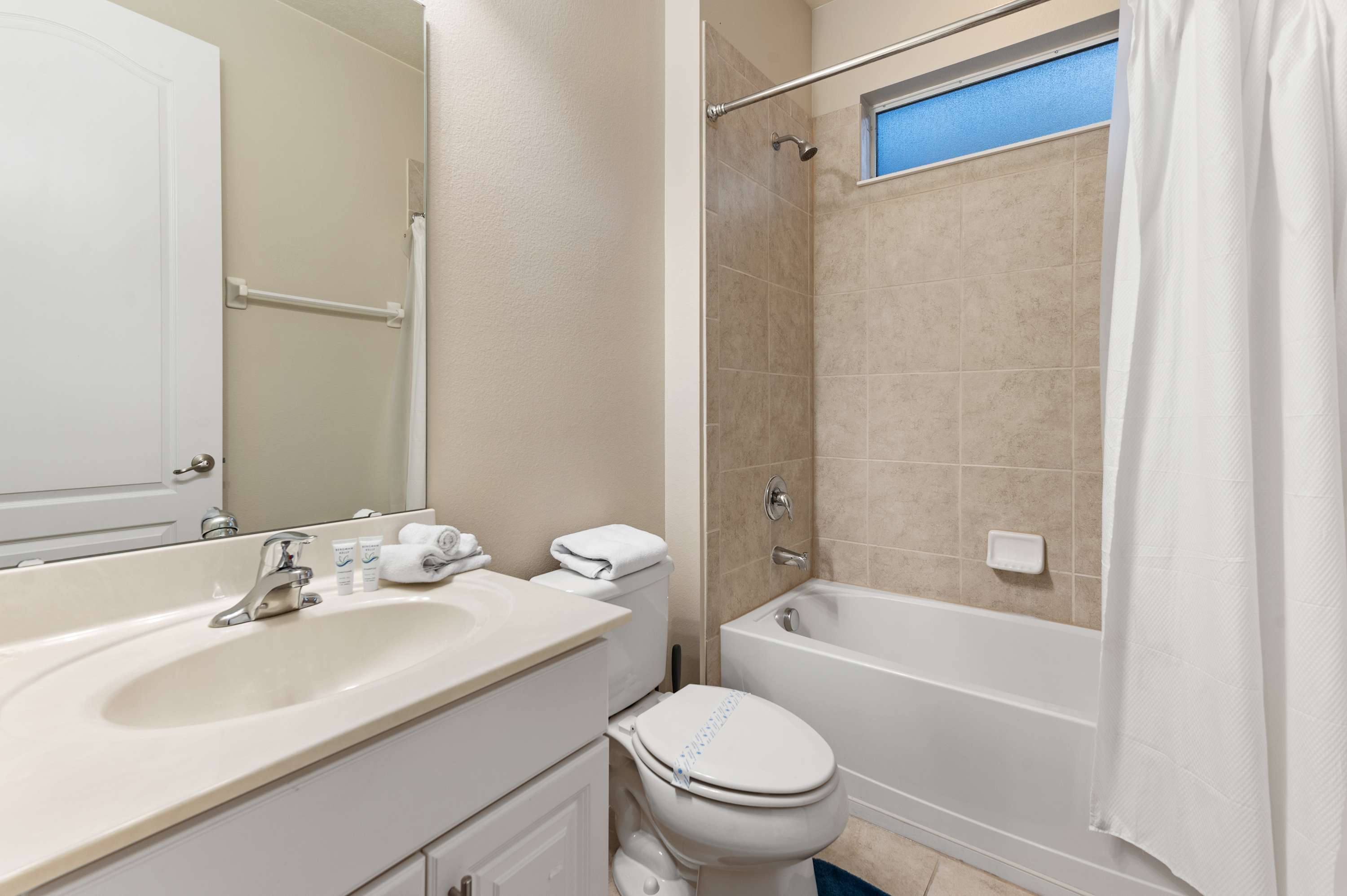 Heated Pool, Lazy River, Game Room 12 MI to Disney