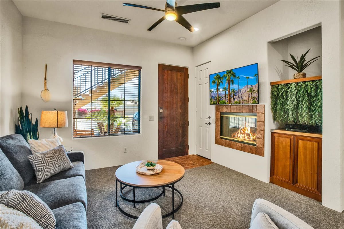 Refreshed 1BR Villa- Steps to Old Town La Quinta! - Photo 2