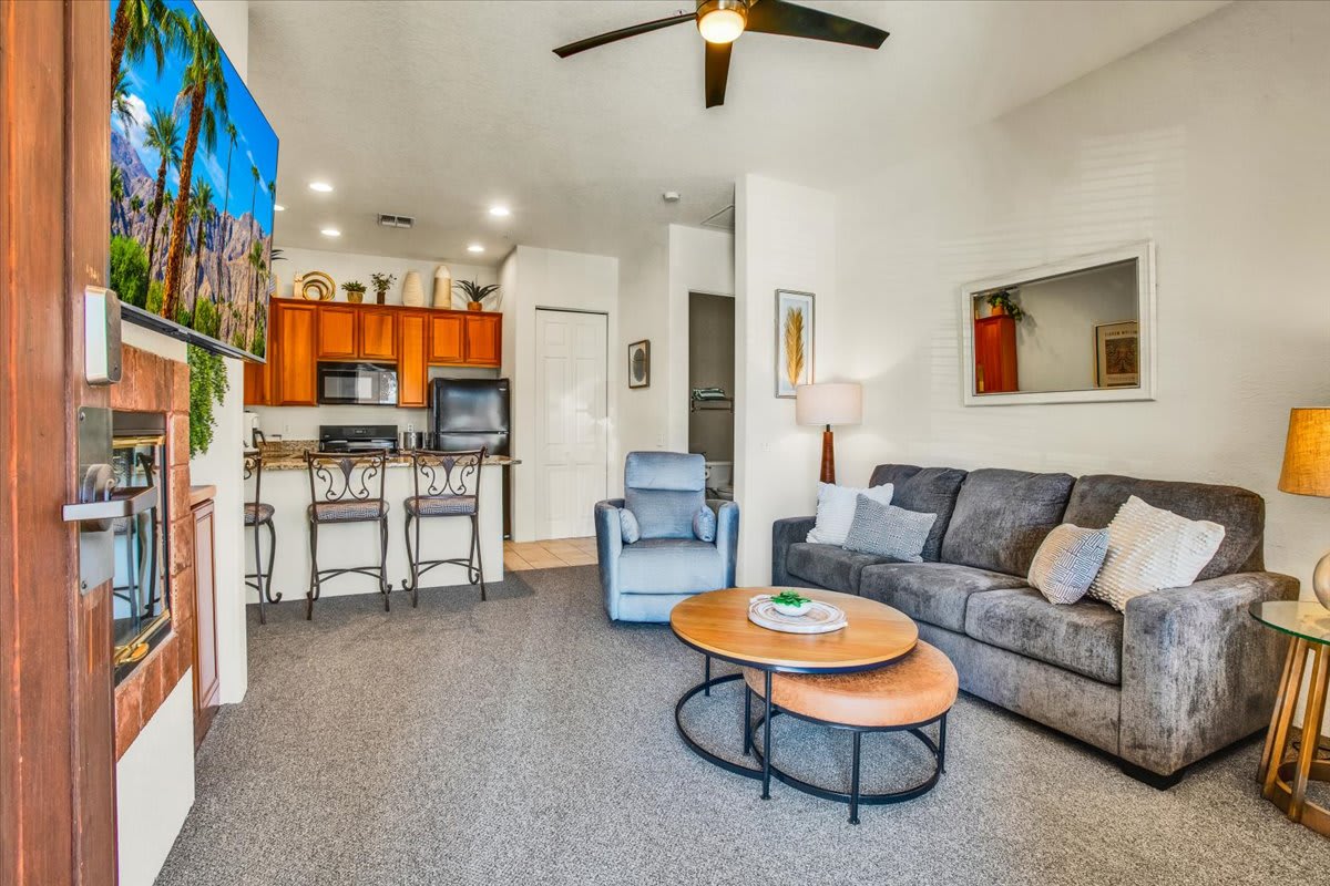 Refreshed 1BR Villa- Steps to Old Town La Quinta! - Photo 3