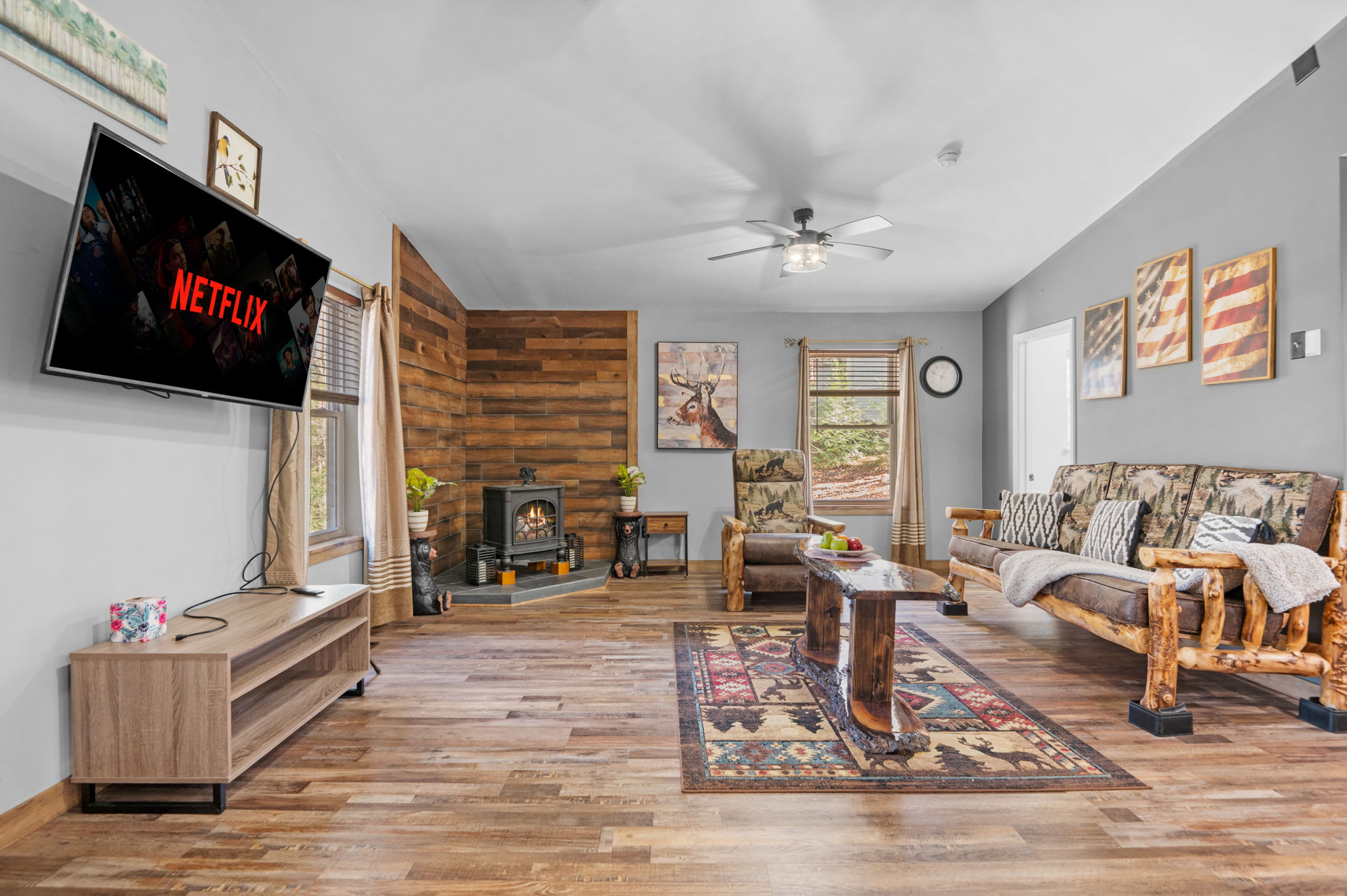 Cozy Poconos Cabin with Deck & Fireplace