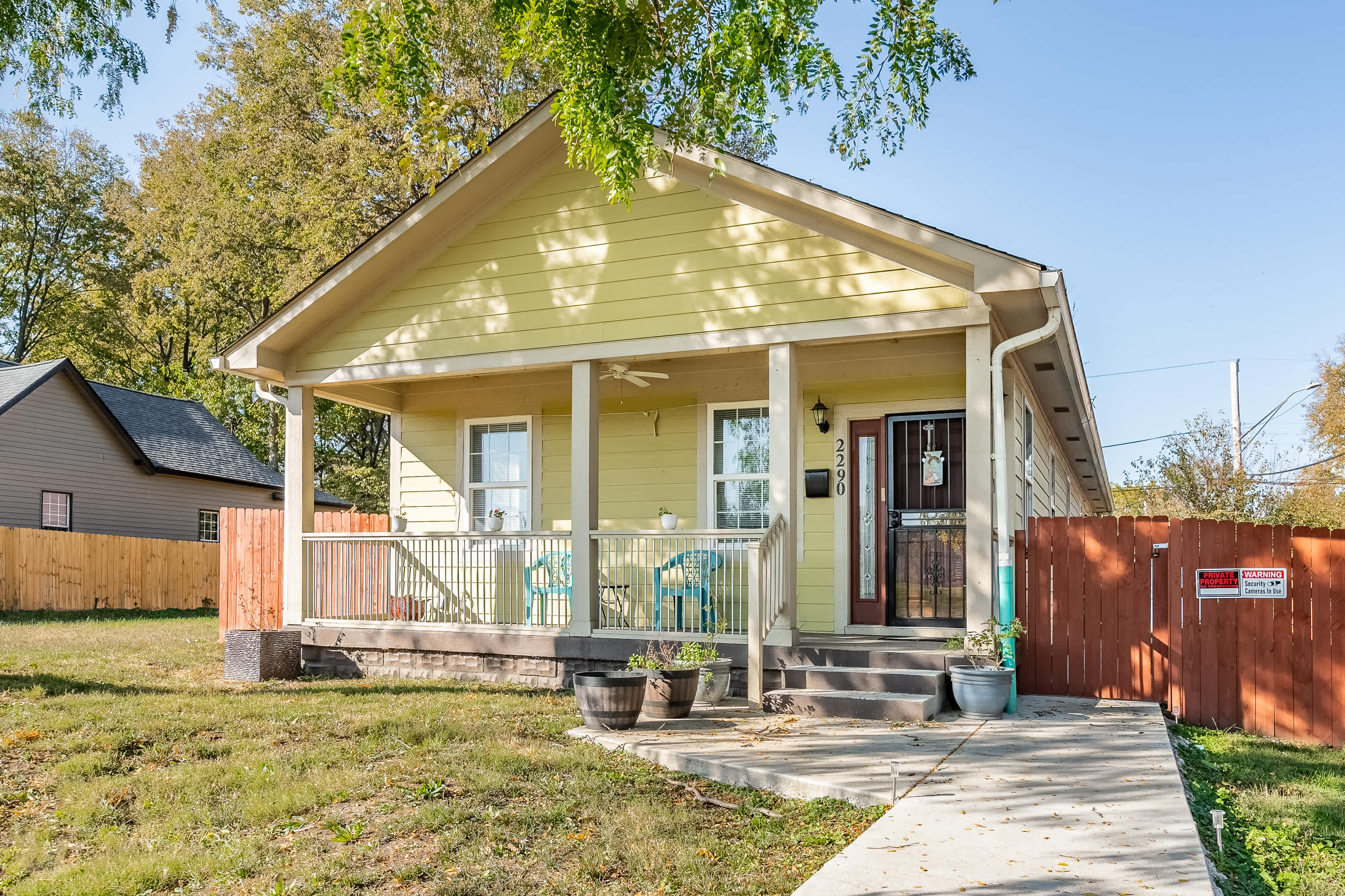 Charming home with fire pit near downtown - Photo 1