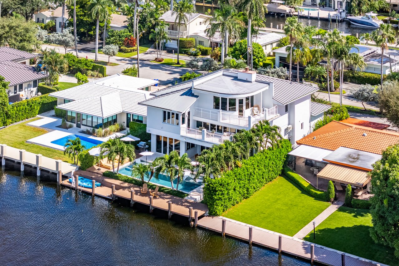 The perfect balance of privacy and accessibility, with a waterfront location that’s second to none.
