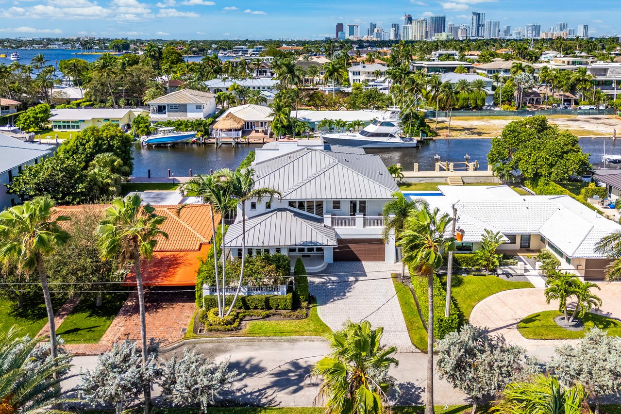 Nestled in a beautiful neighborhood with easy access to the best of Fort Lauderdale.