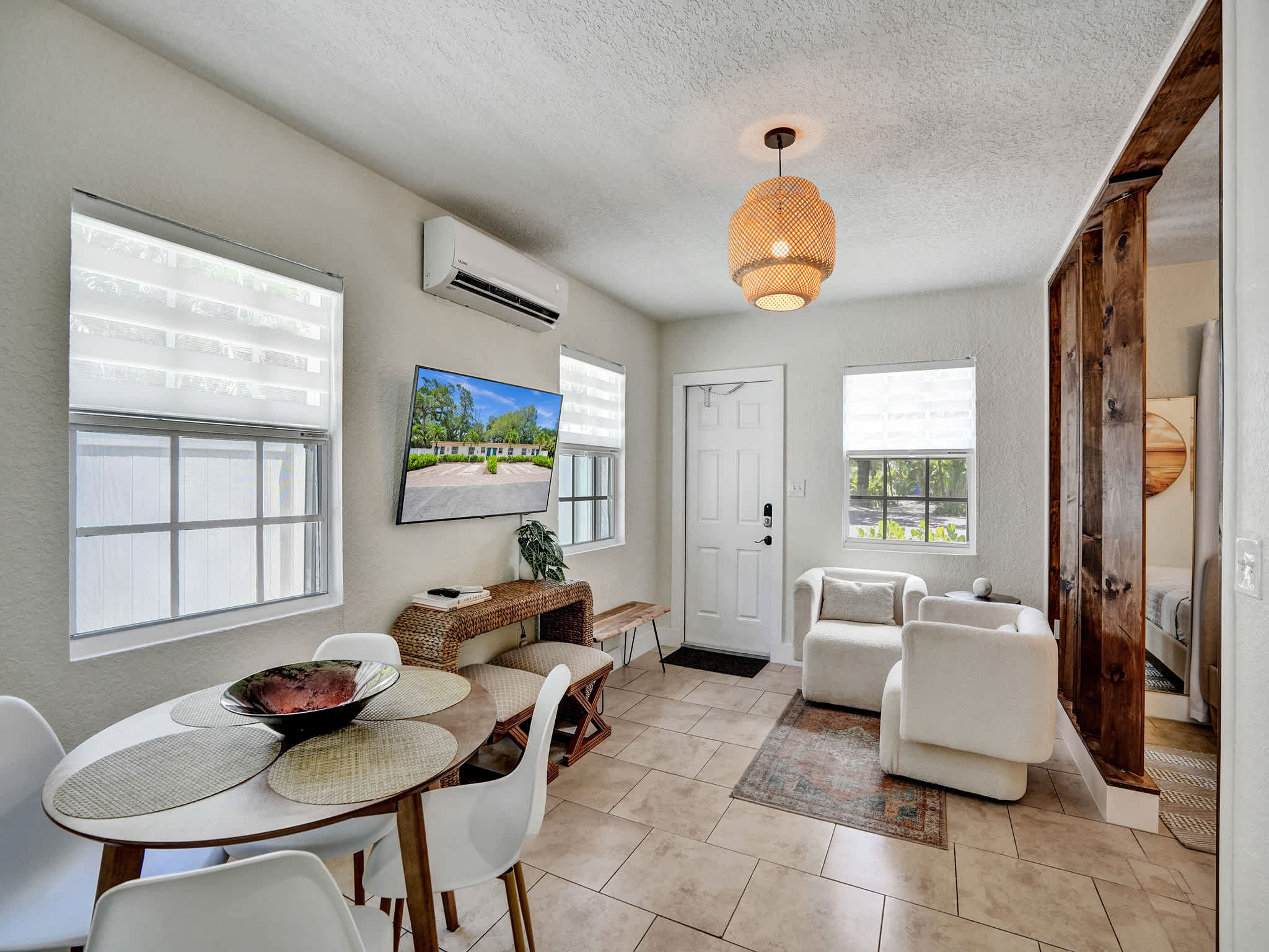 Stylish Modern Studio 1