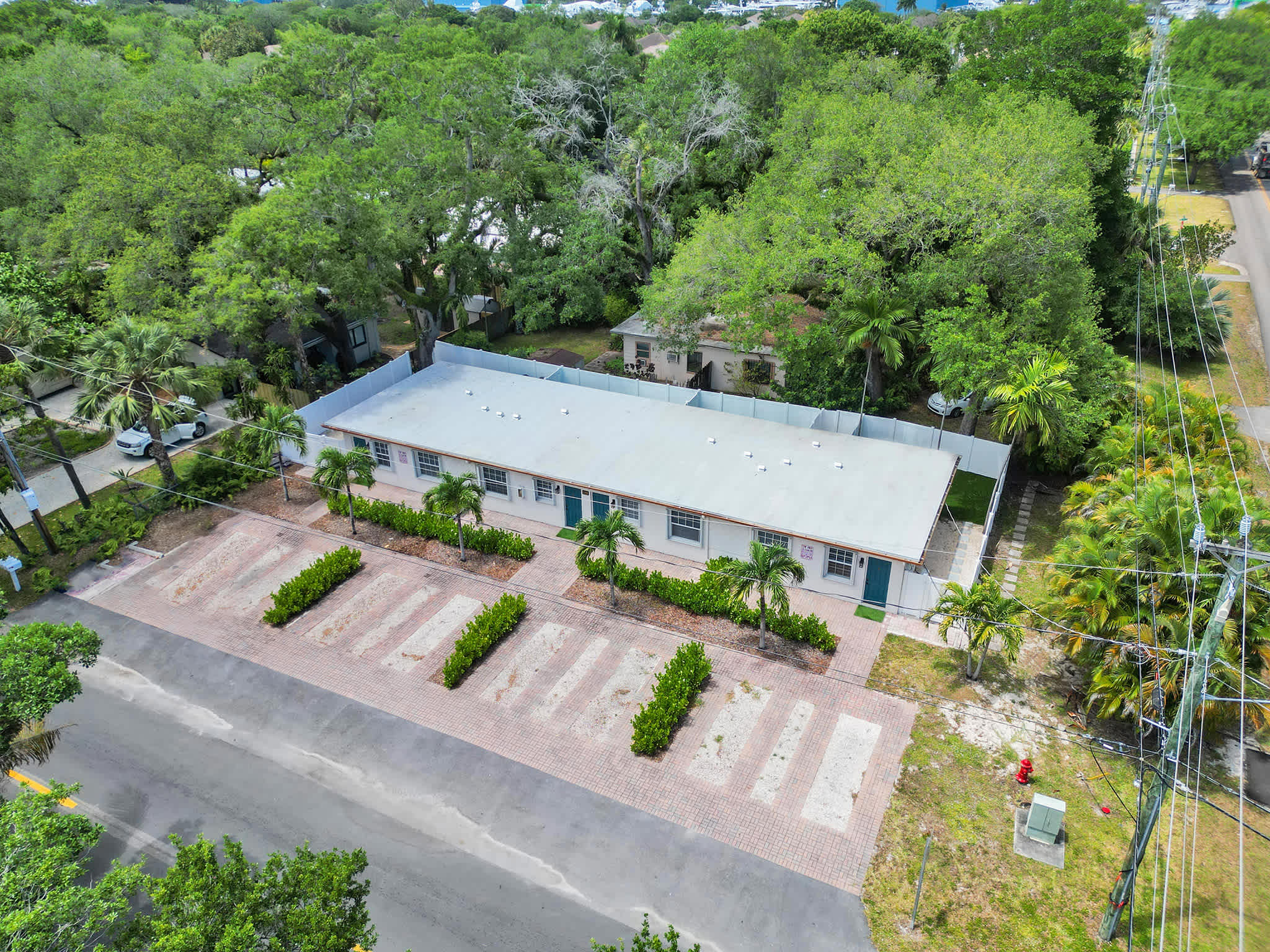 Stylish Modern Studio 4