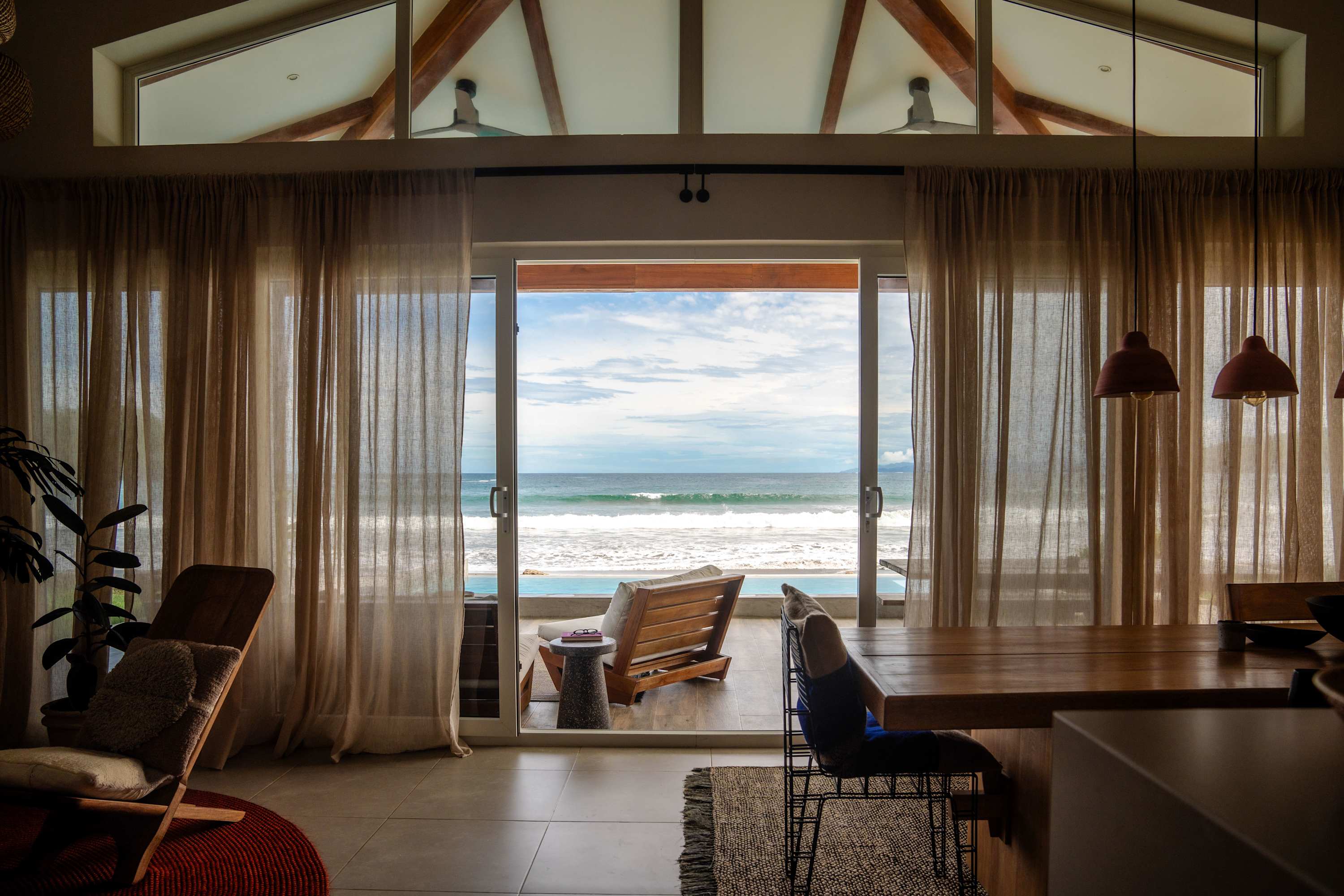 Beachfront Luxury and Pool 4BR Villa Linda — Las Escobas del Venado, Los Santos Province — vacation rental