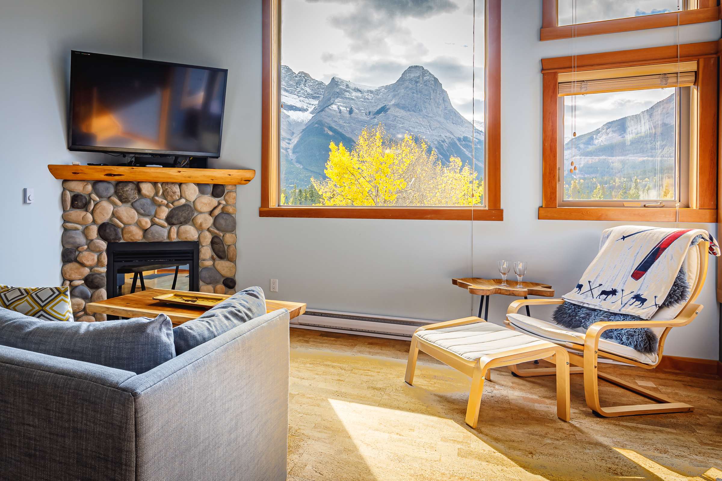 Ha Ling Haven – Penthouse Escape w/ Rooftop Hot Tubs