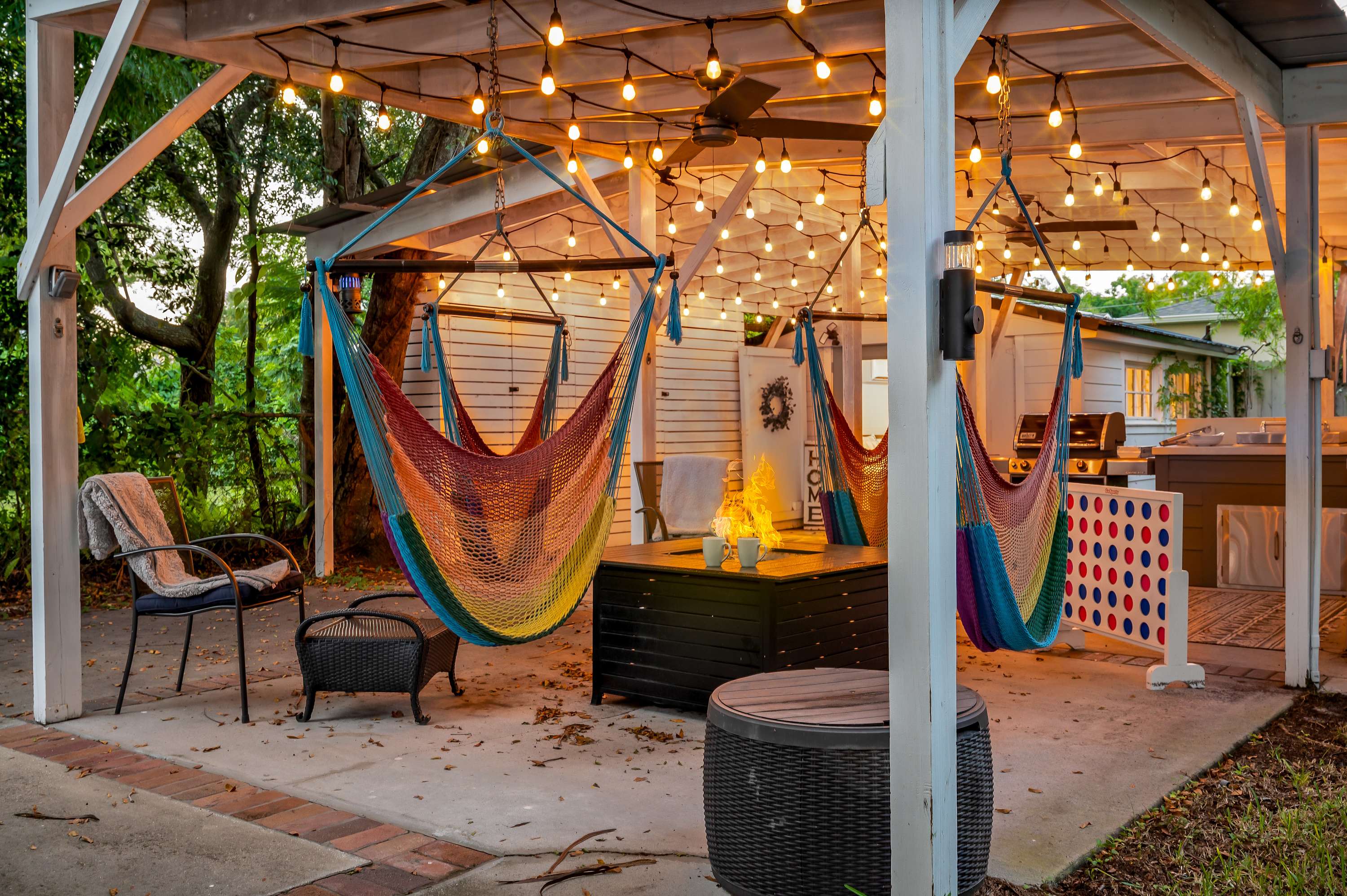 Tiny home w/outdoor kitchen & walk‑in shower