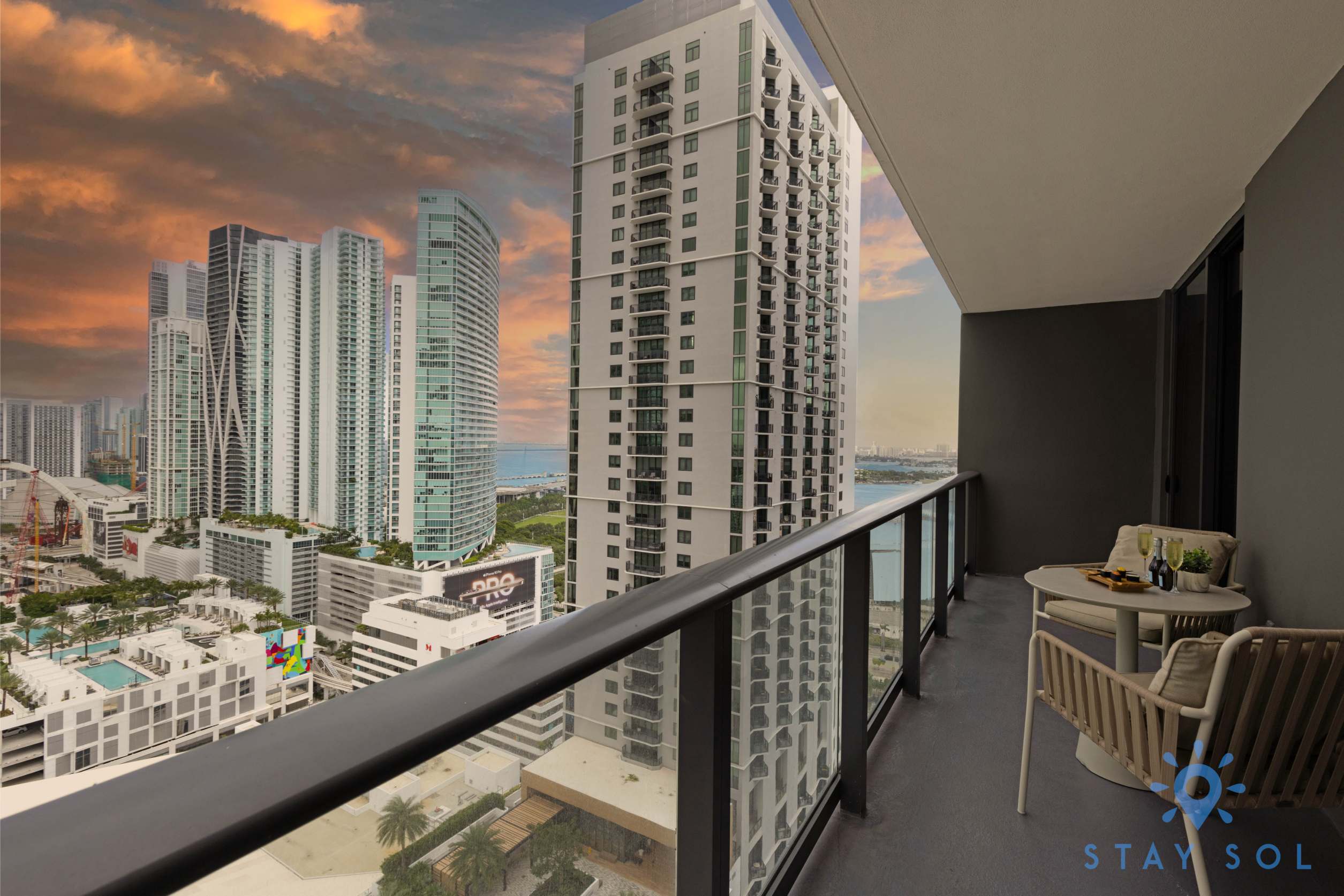 Modern Apartment 2BR-2BTH- Pool & Gym — Miami, FL — vacation rental
