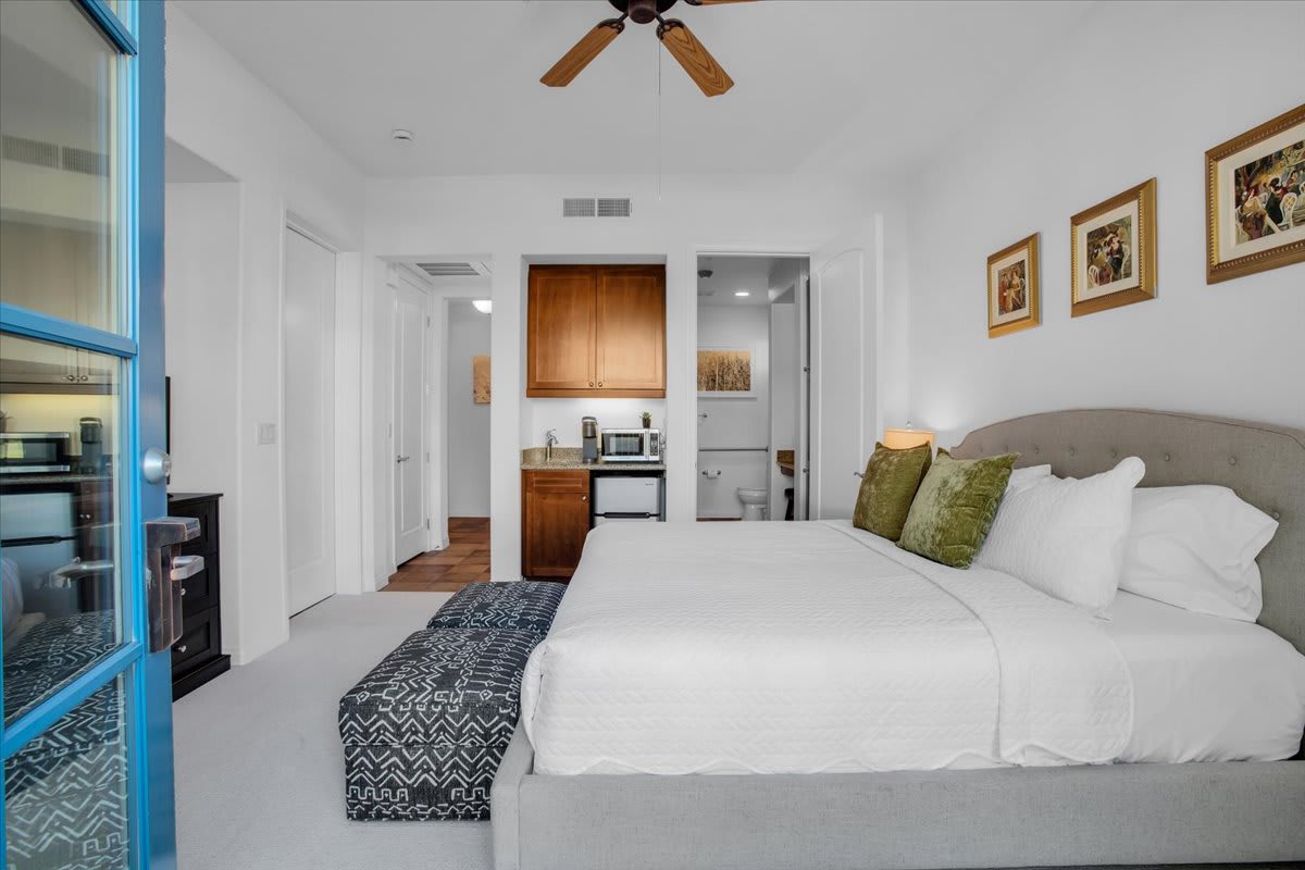 Lux Ground Floor Studio in heart of La Quinta #C - Photo 3