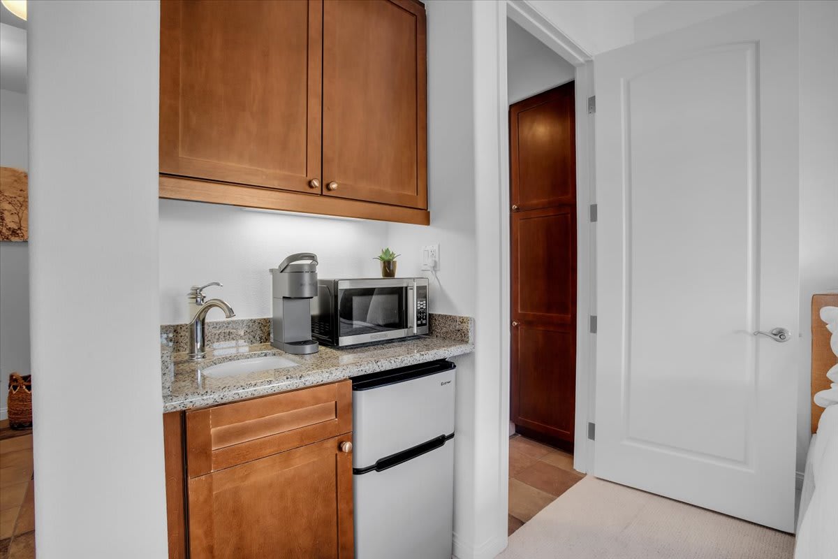 Lux Ground Floor Studio in heart of La Quinta #C - Photo 4