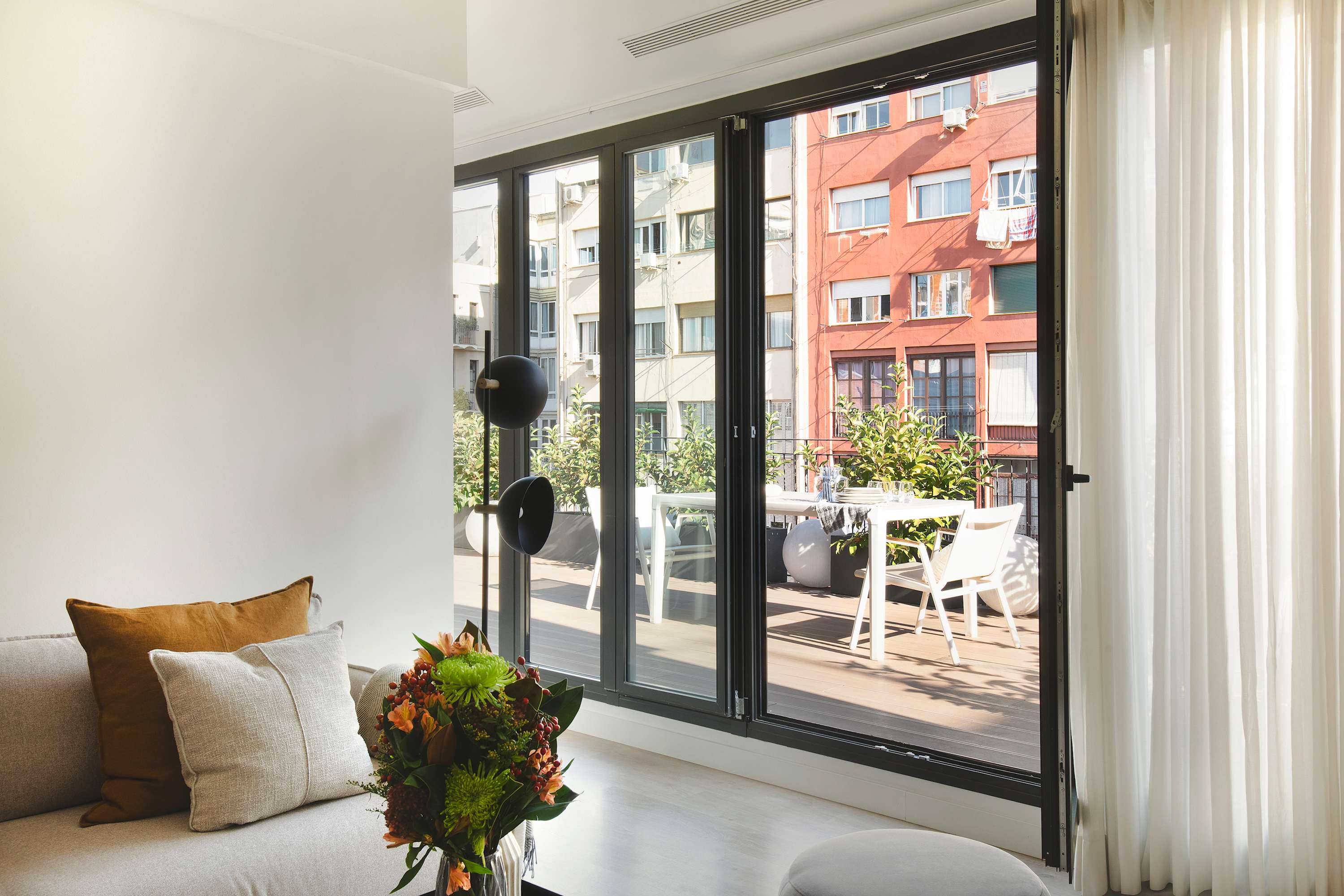 MARISCAL - Spacious Duplex with Private Terrace — Barcelona, Catalonia — vacation rental