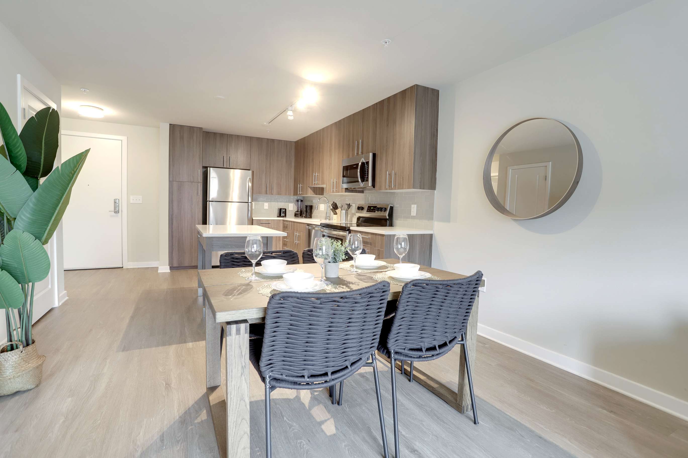 Stay in Style: Comfortable Apt w Premier Amenities