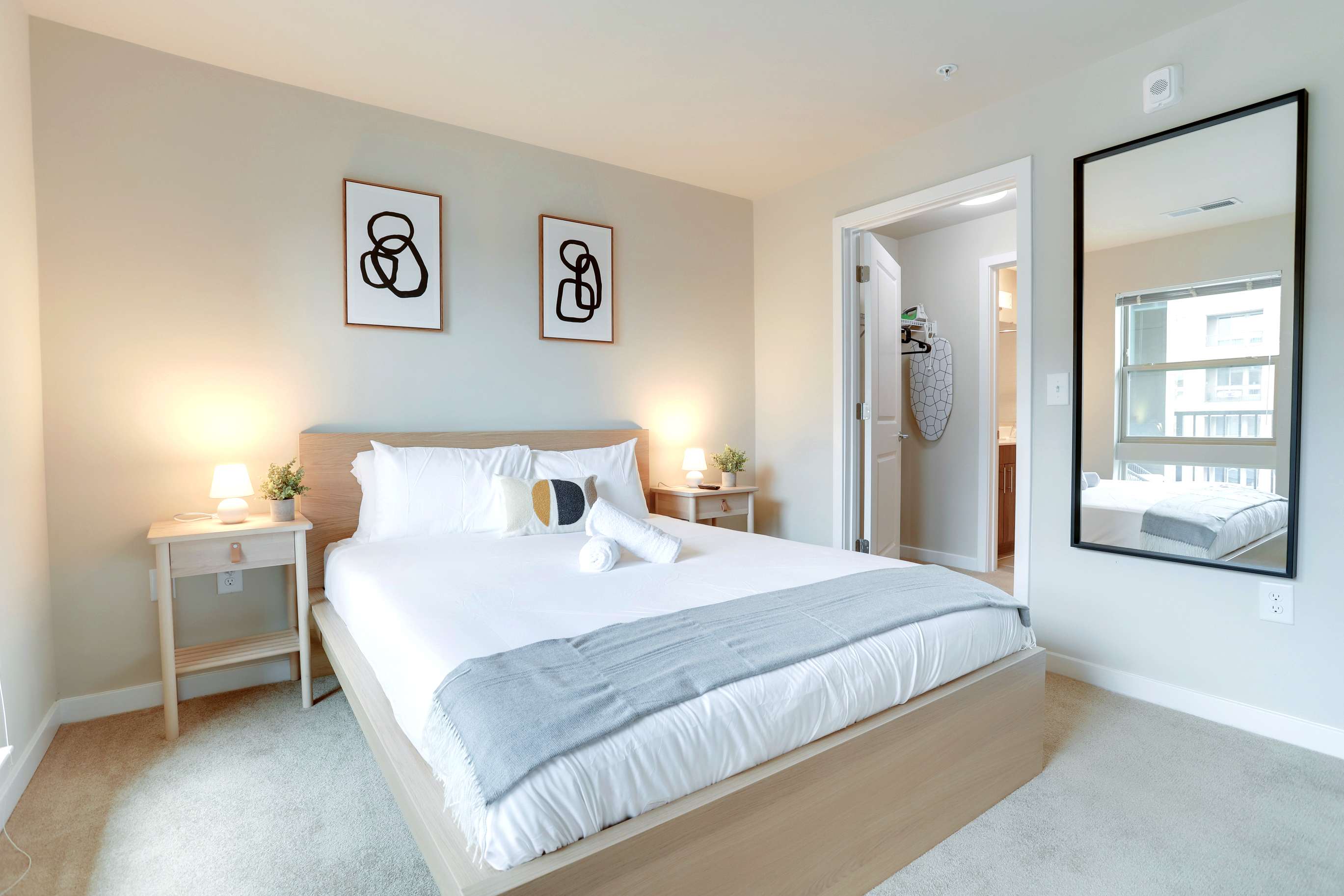 Stay in Style: Comfortable Apt w Premier Amenities