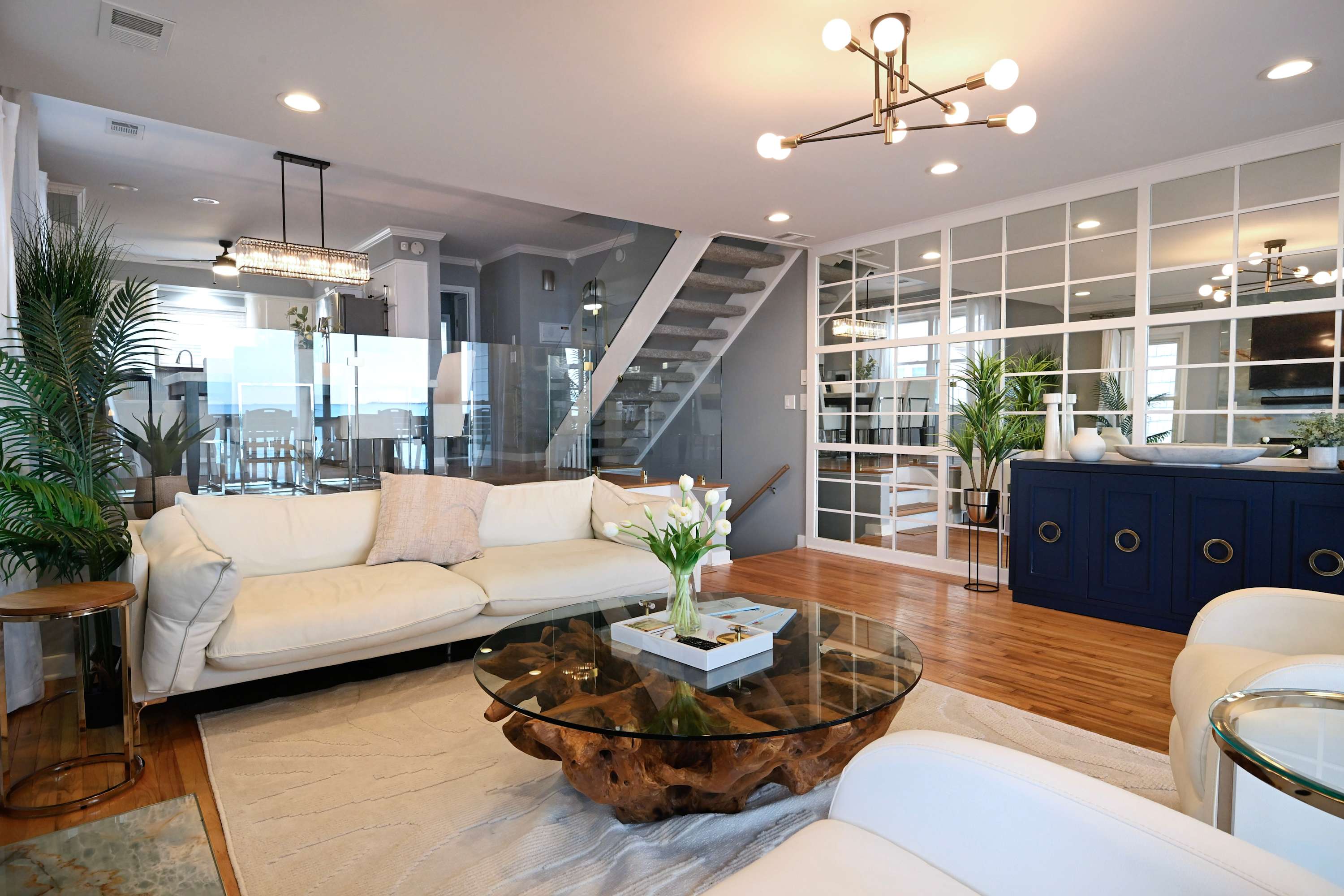 Modern 4bdr Oceanfront home