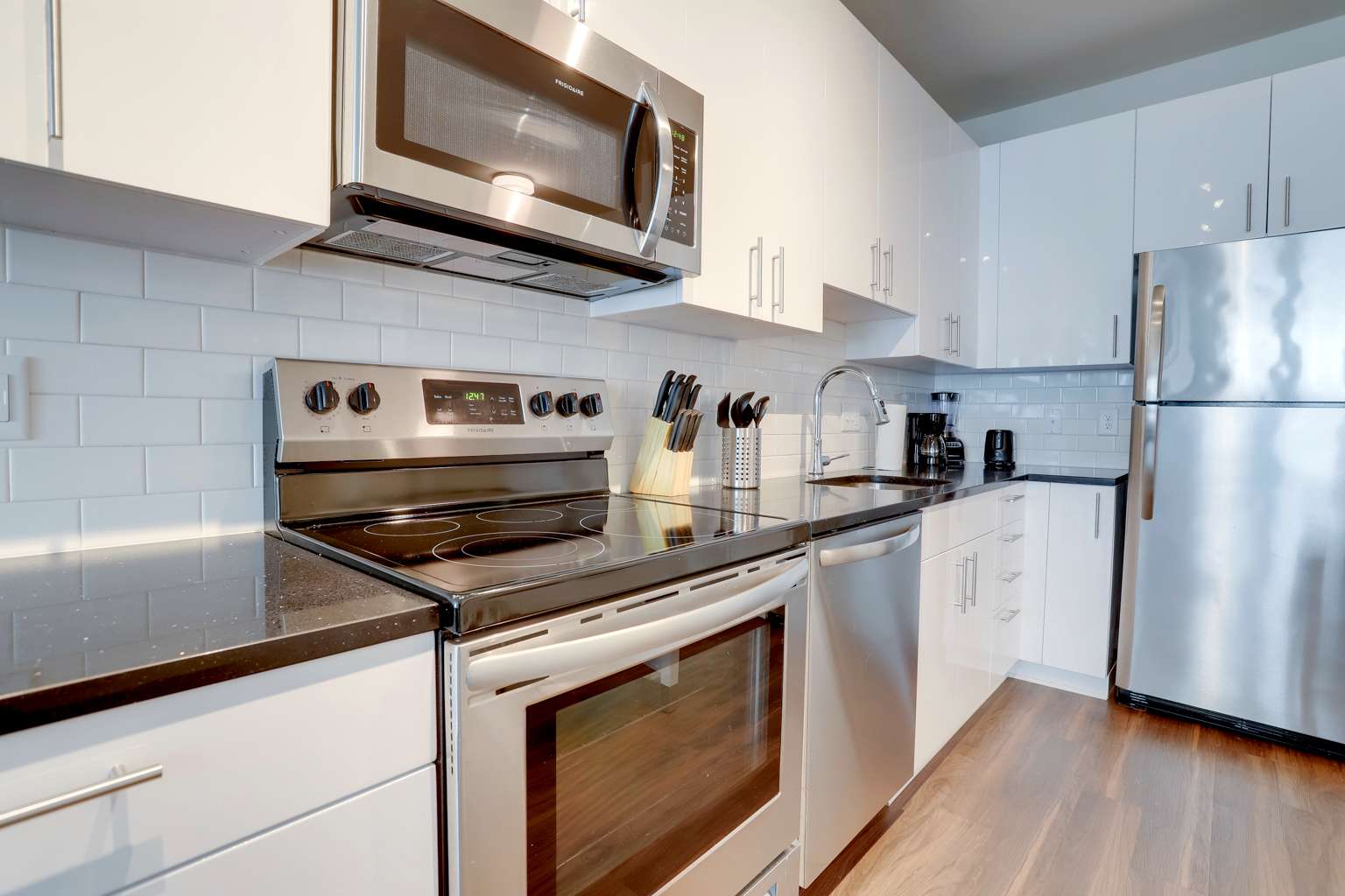 Elegant Apt Near National Mall - Photo 10