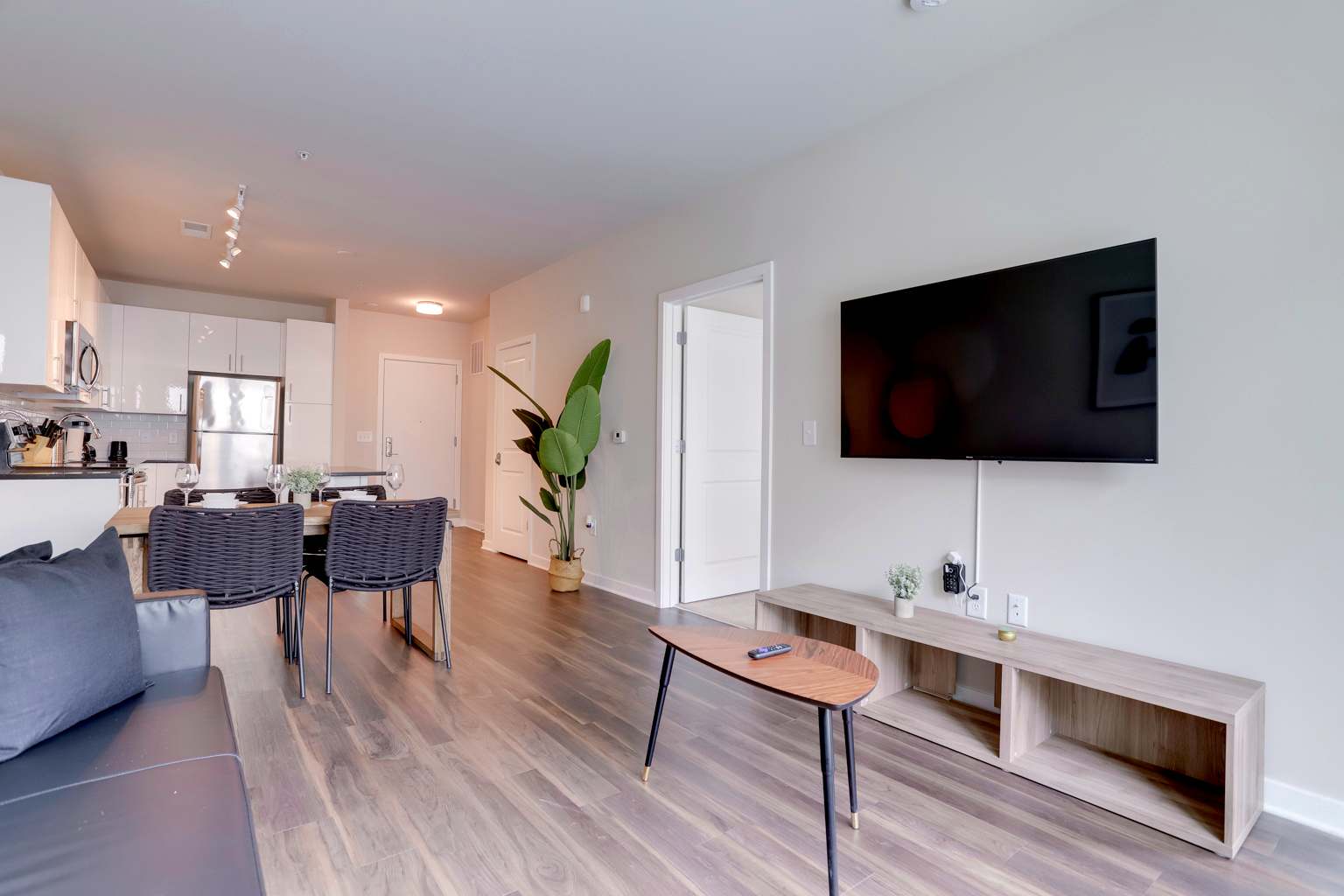 Modern Apartment Near D.C. | Top Amenities - Foto 1