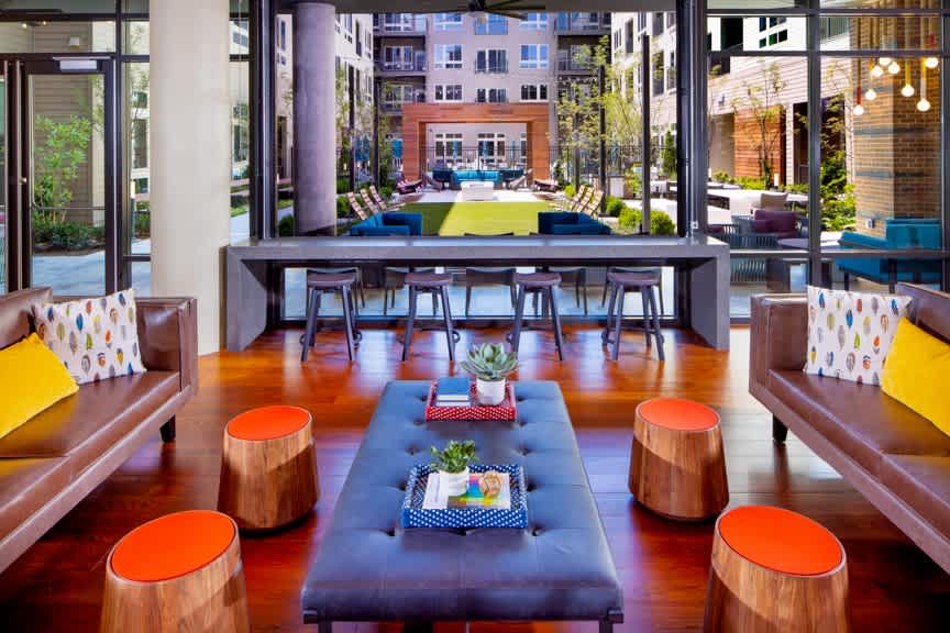 Elegant Apt Near National Mall - Photo 26