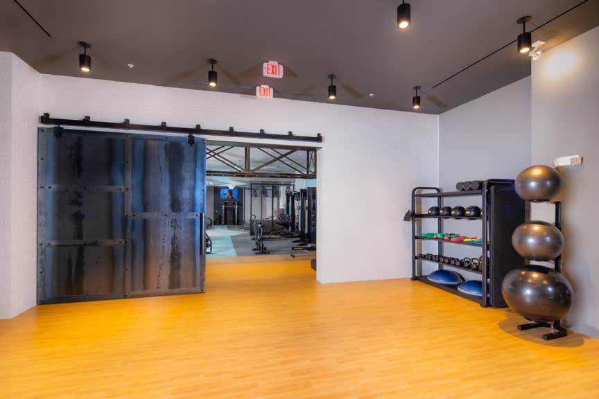 Elegant Apt Near National Mall - Photo 31