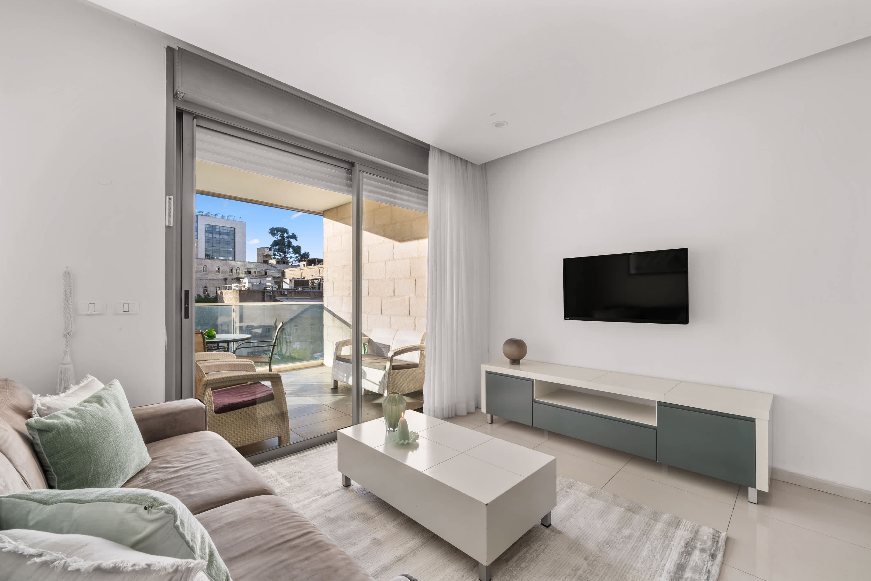 Spacious Downtown Retreat with Terrace and Parking photo 29