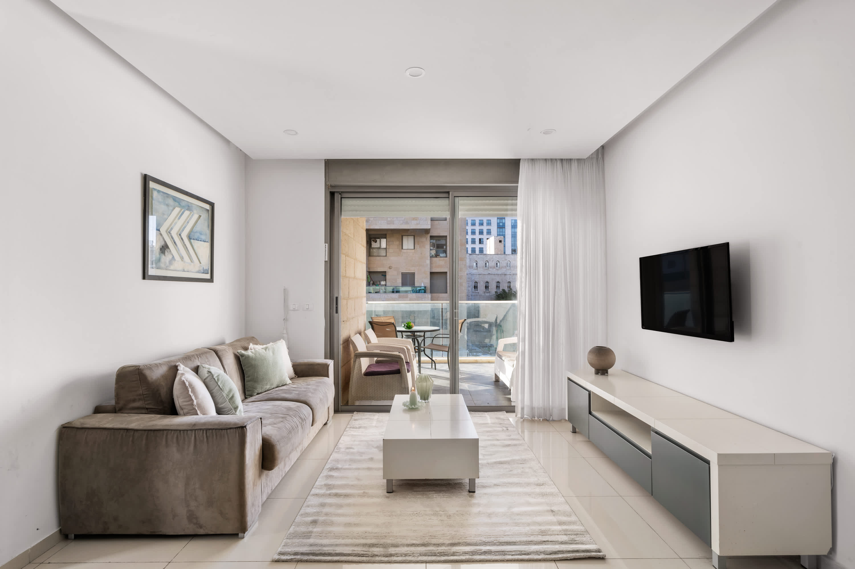 Spacious Downtown Retreat with Terrace and Parking photo 10