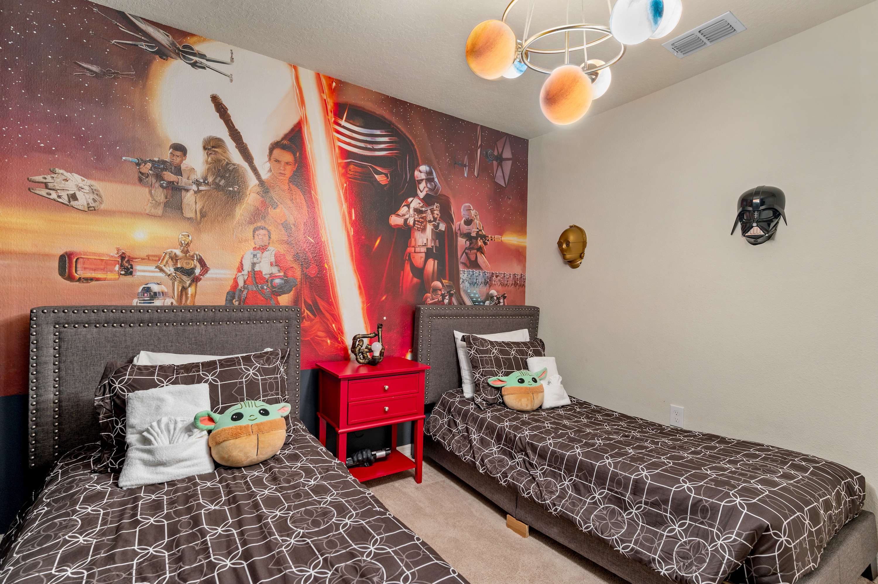 Lazy River, Heated Pool, Themed BR & Grill!