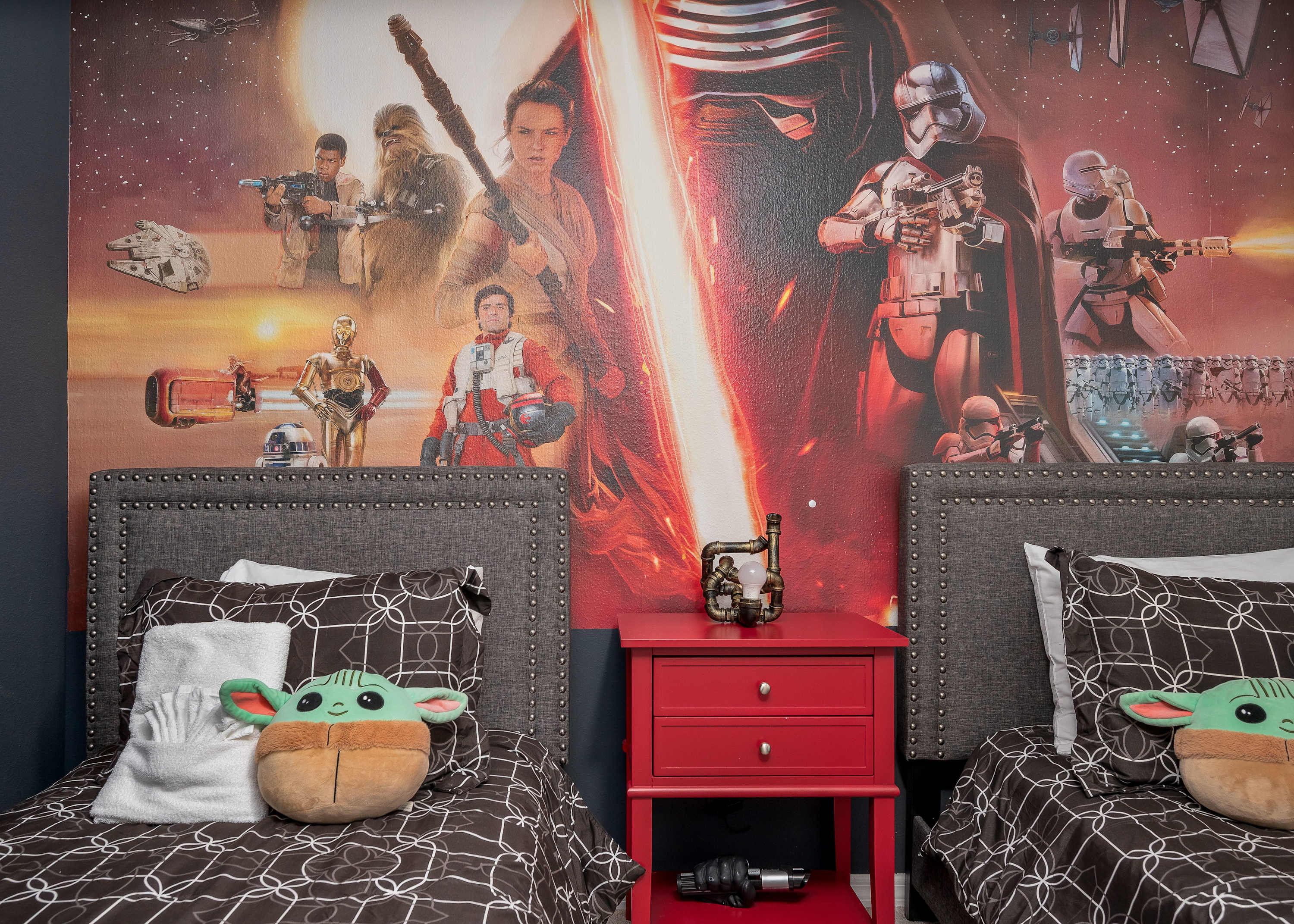 Lazy River, Heated Pool, Themed BR & Grill!