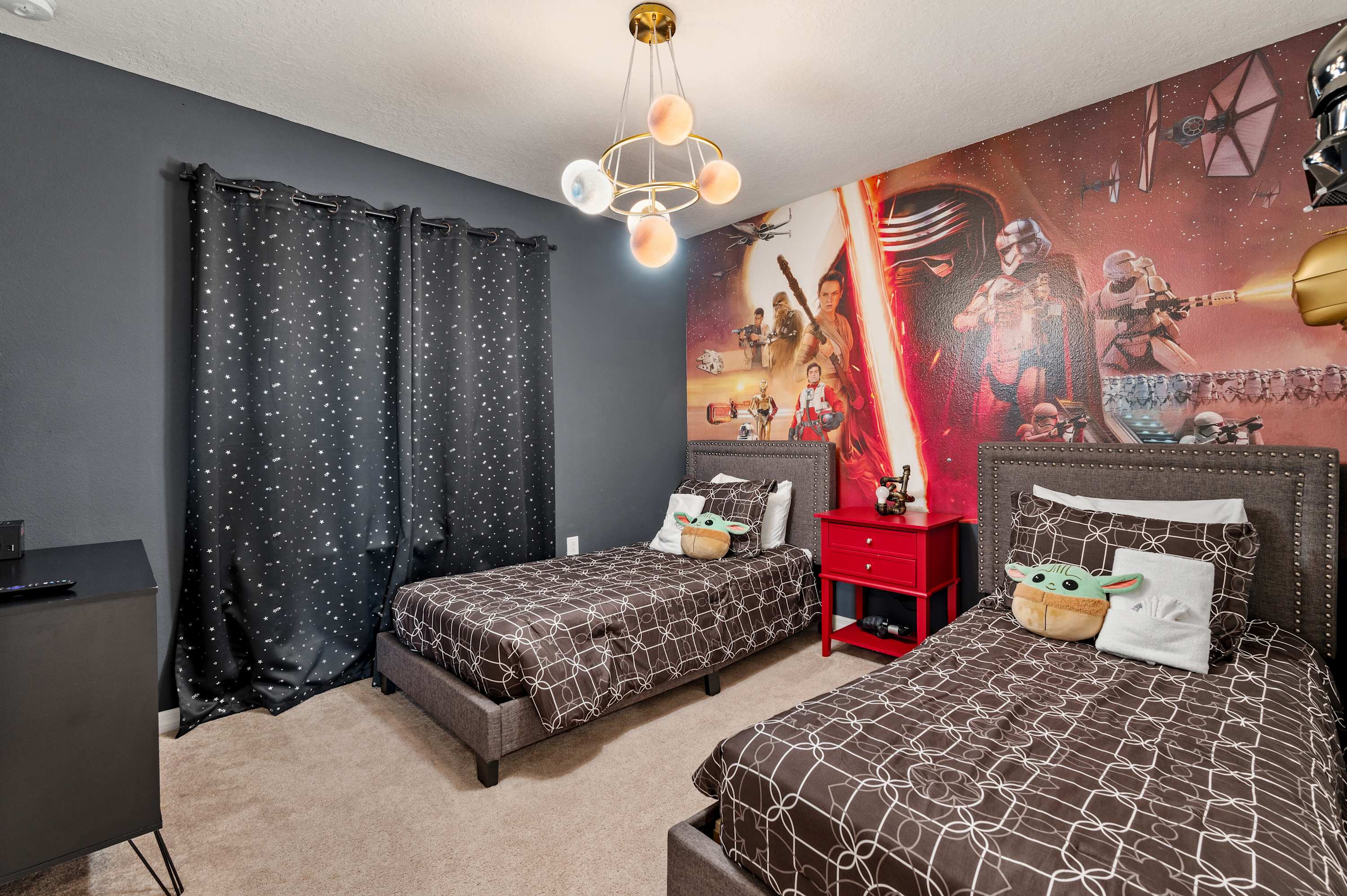 Lazy River, Heated Pool, Themed BR & Grill!