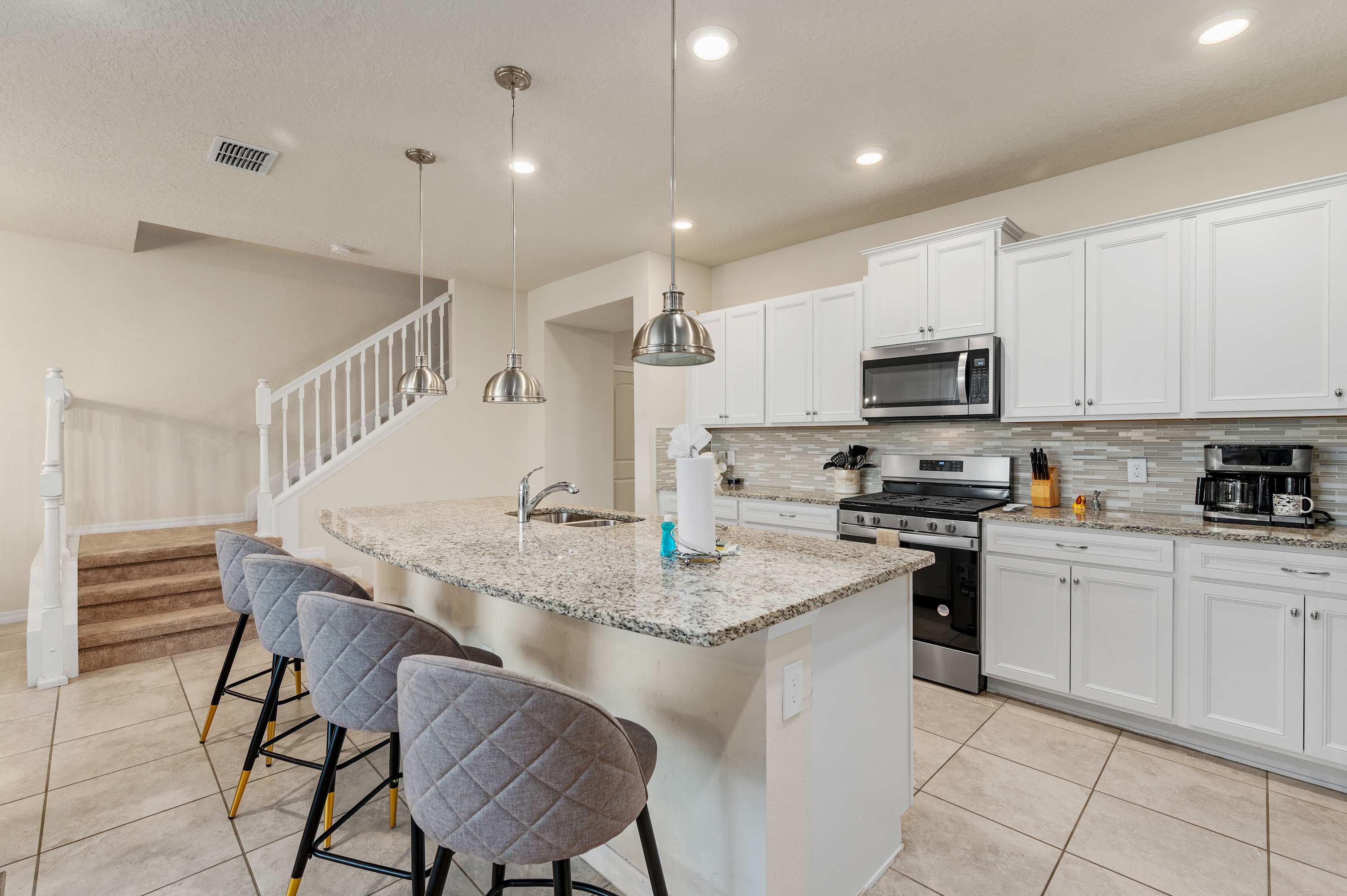 Lazy River, Heated Pool, Themed BR & Grill!