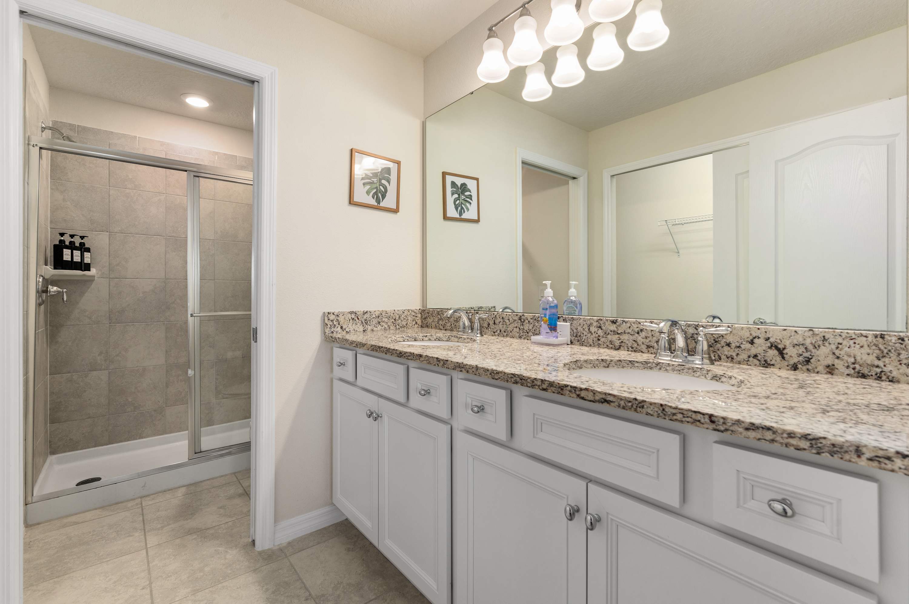 Lazy River, Heated Pool, Themed BR & Grill!