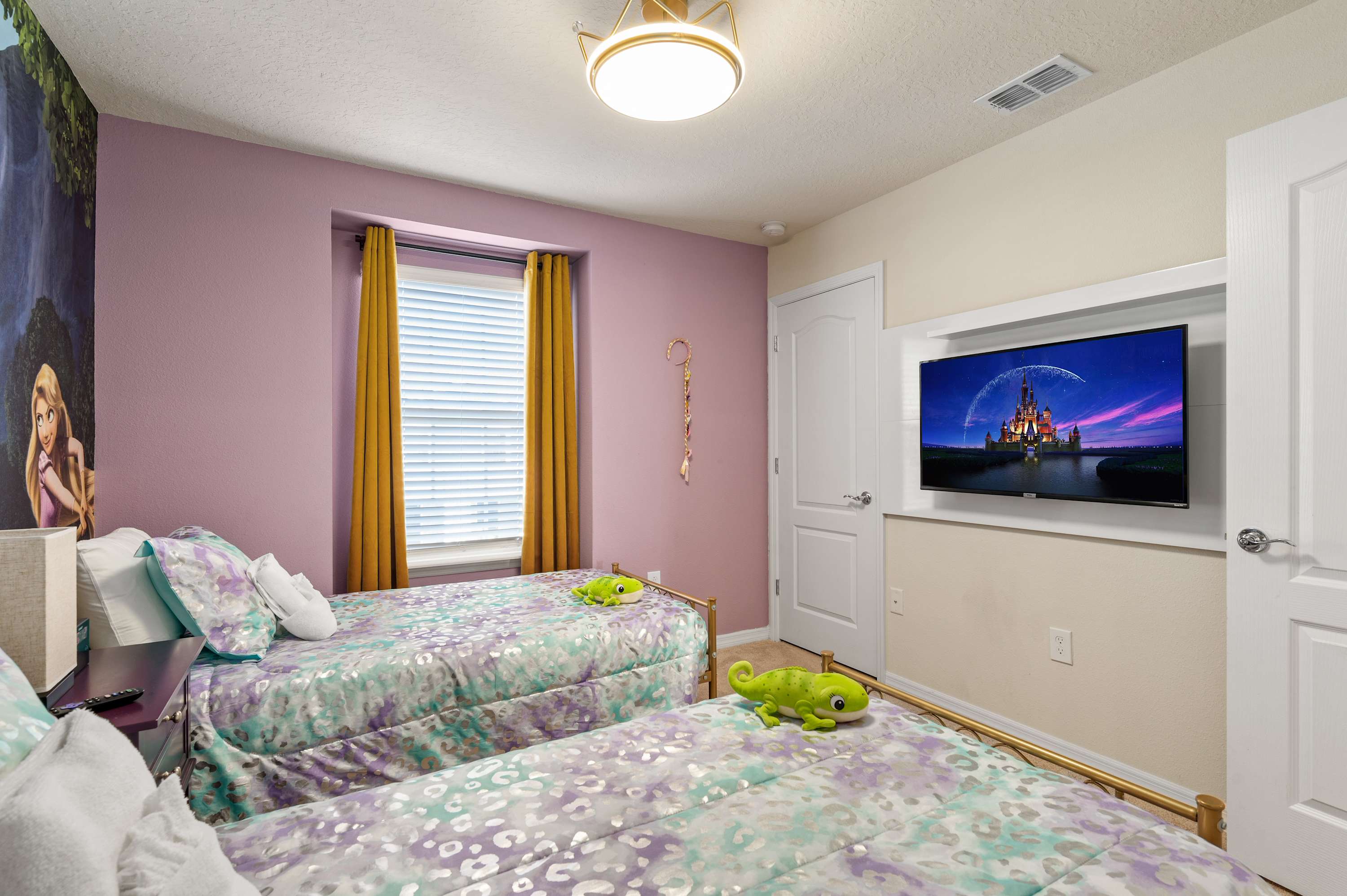 Lazy River, Heated Pool, Themed BR & Grill!