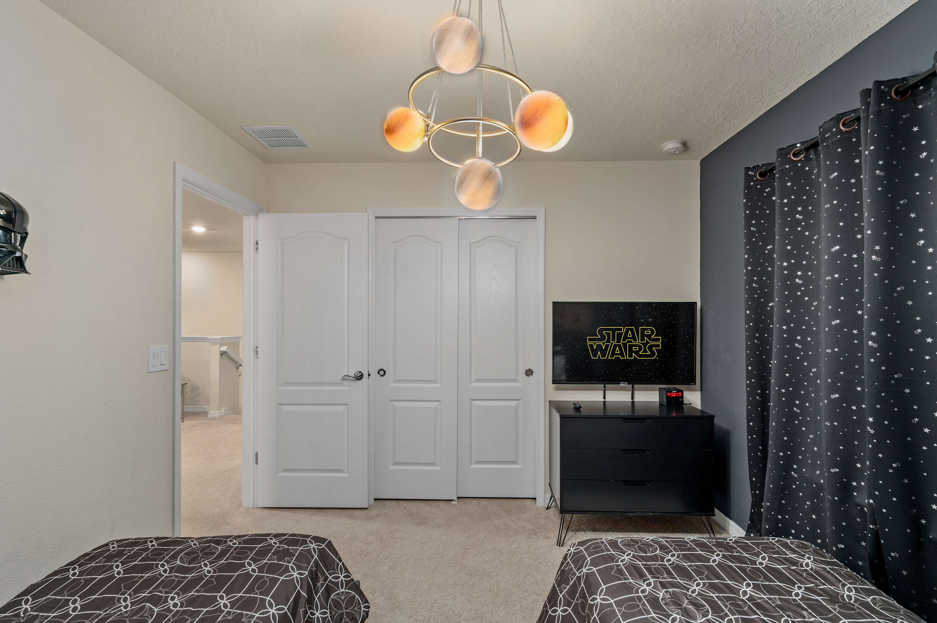 Lazy River, Heated Pool, Themed BR & Grill!