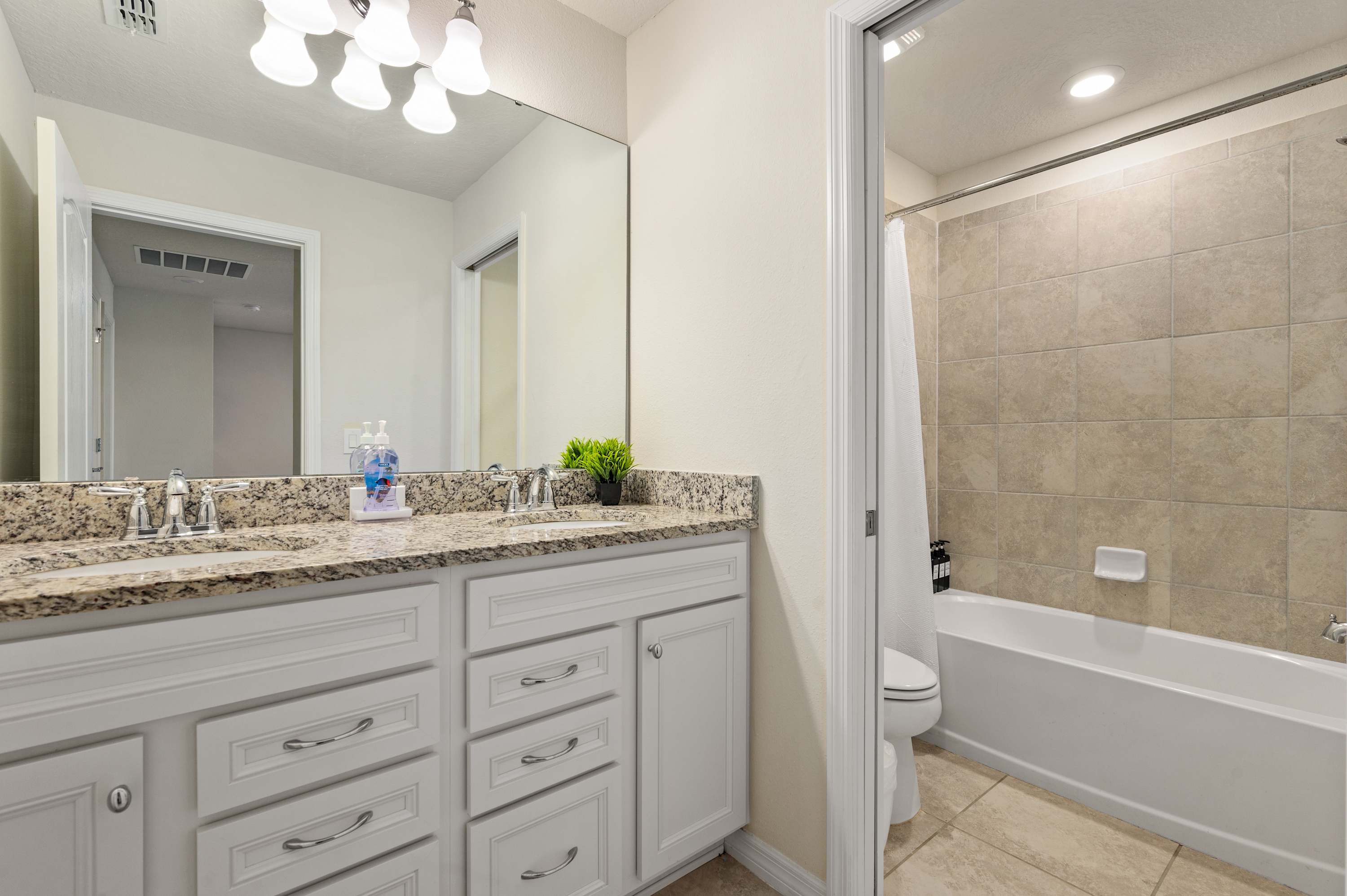 Lazy River, Heated Pool, Themed BR & Grill!