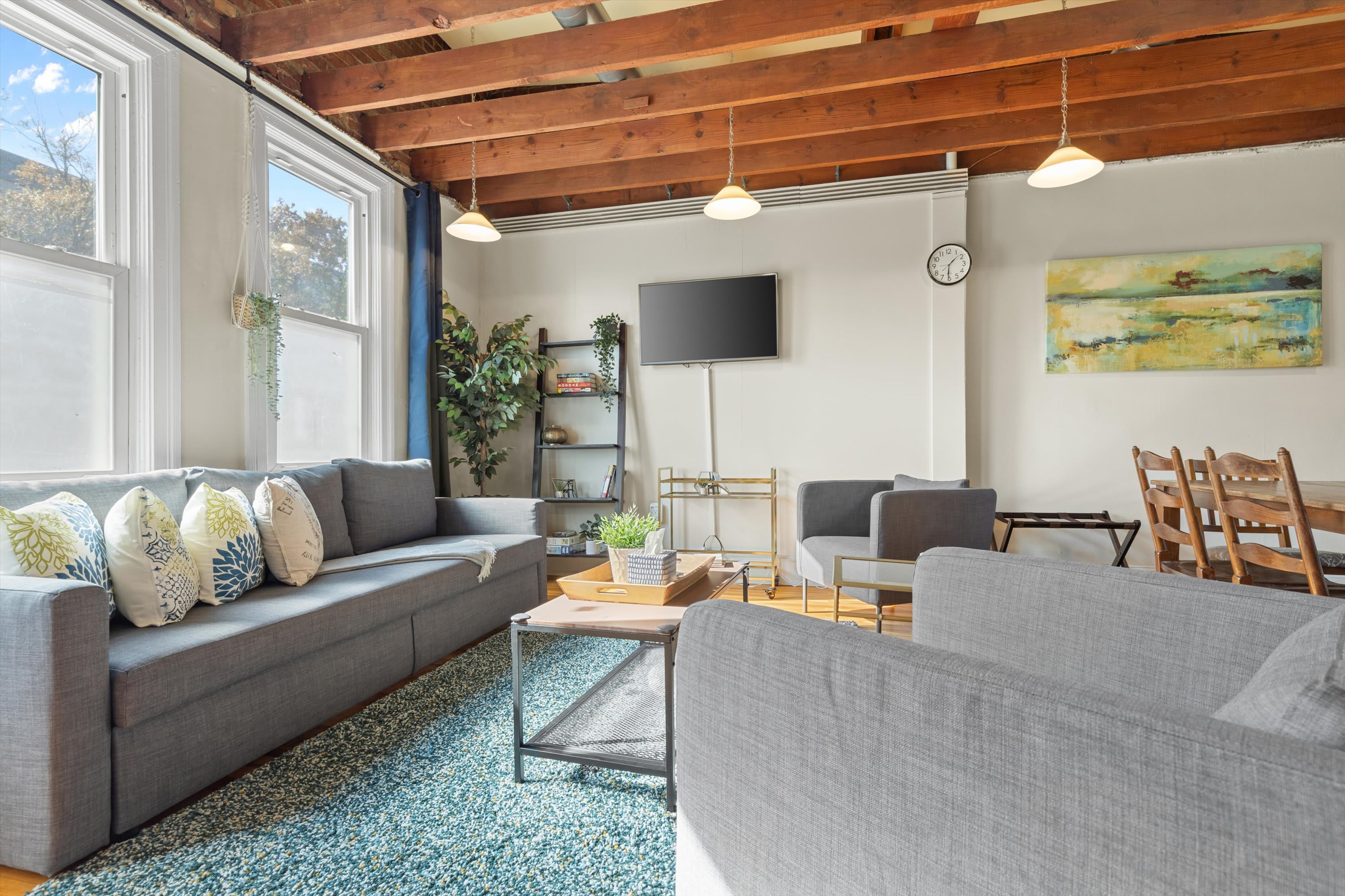 Living on The Edge of Capitol Hill, METRO subway — Washington, DC — vacation rental